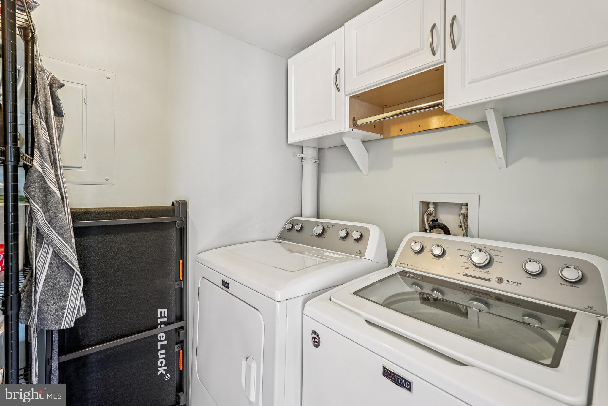 VILLAS AT COUNTRYSIDE - Residential