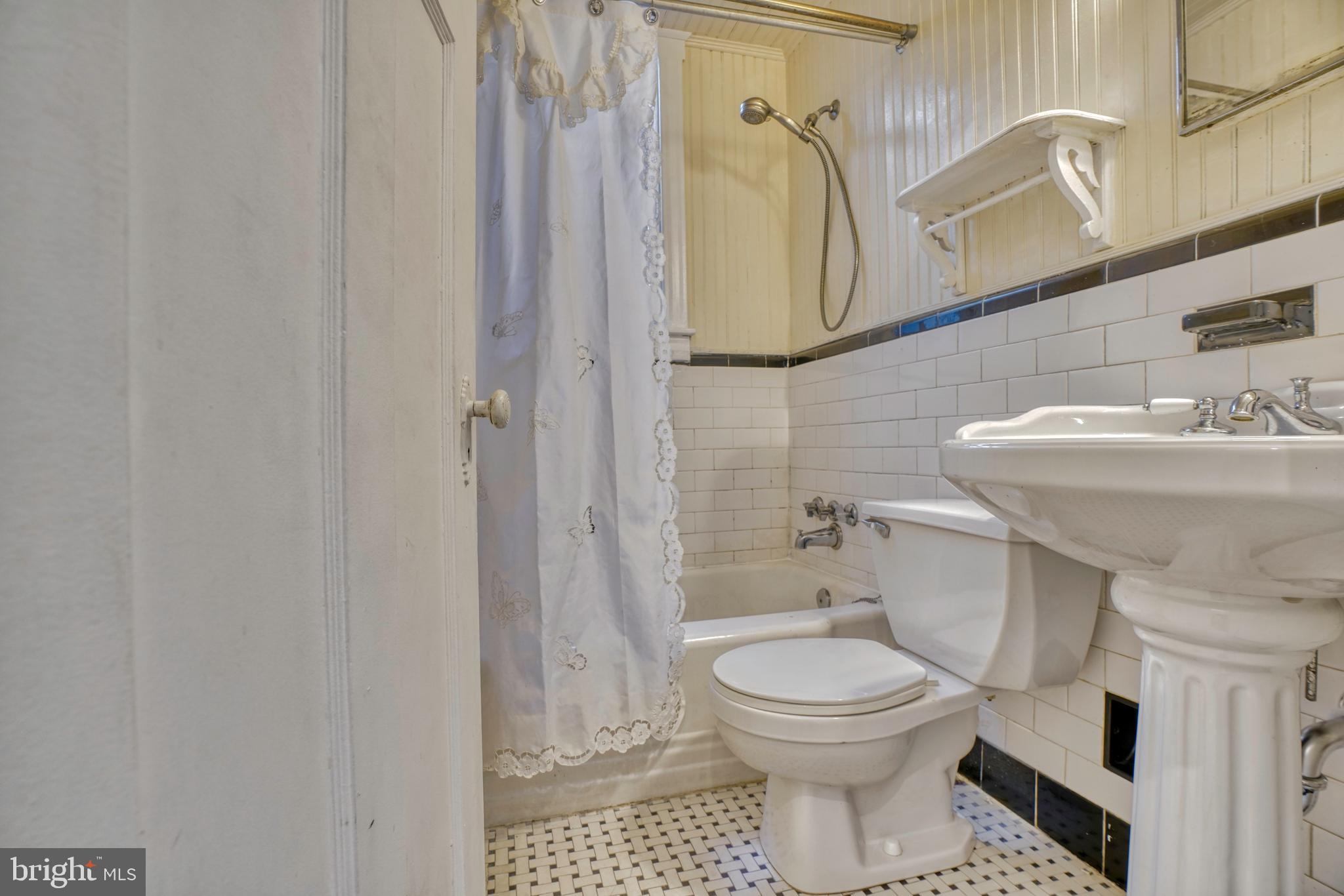 BAYVIEW - Residential Lease