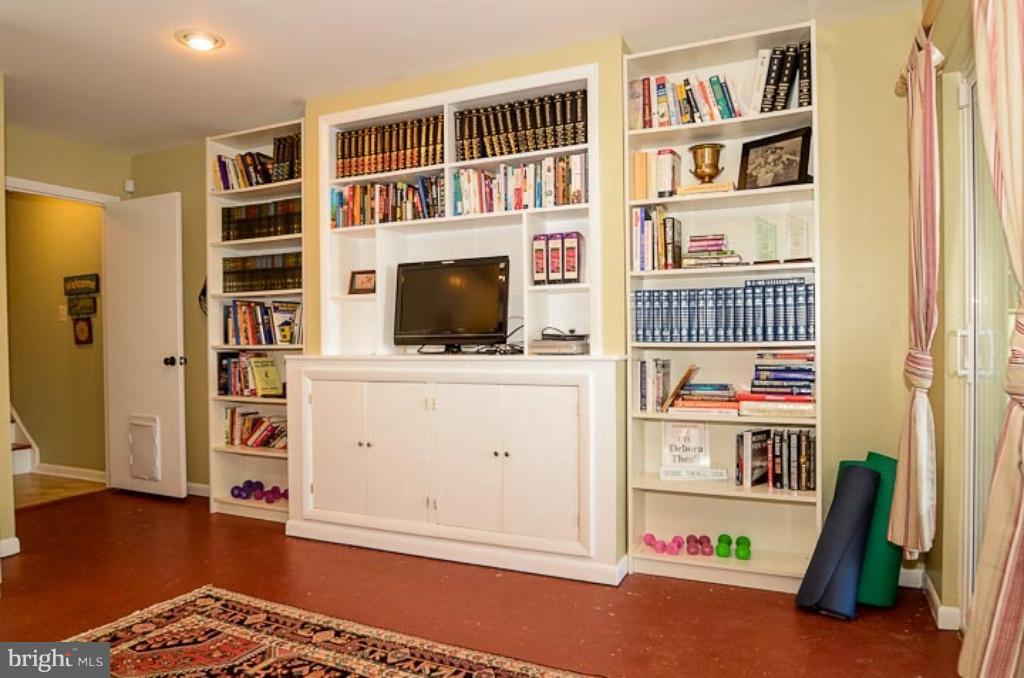 SOUTHERN OAKS - Residential Lease