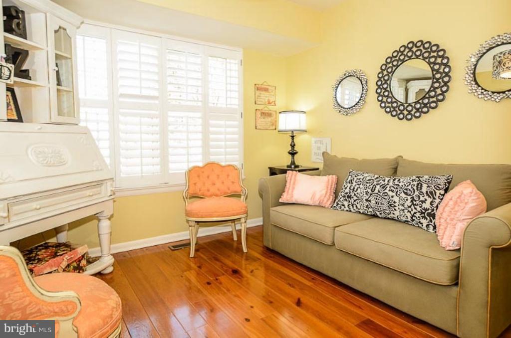 SOUTHERN OAKS - Residential Lease