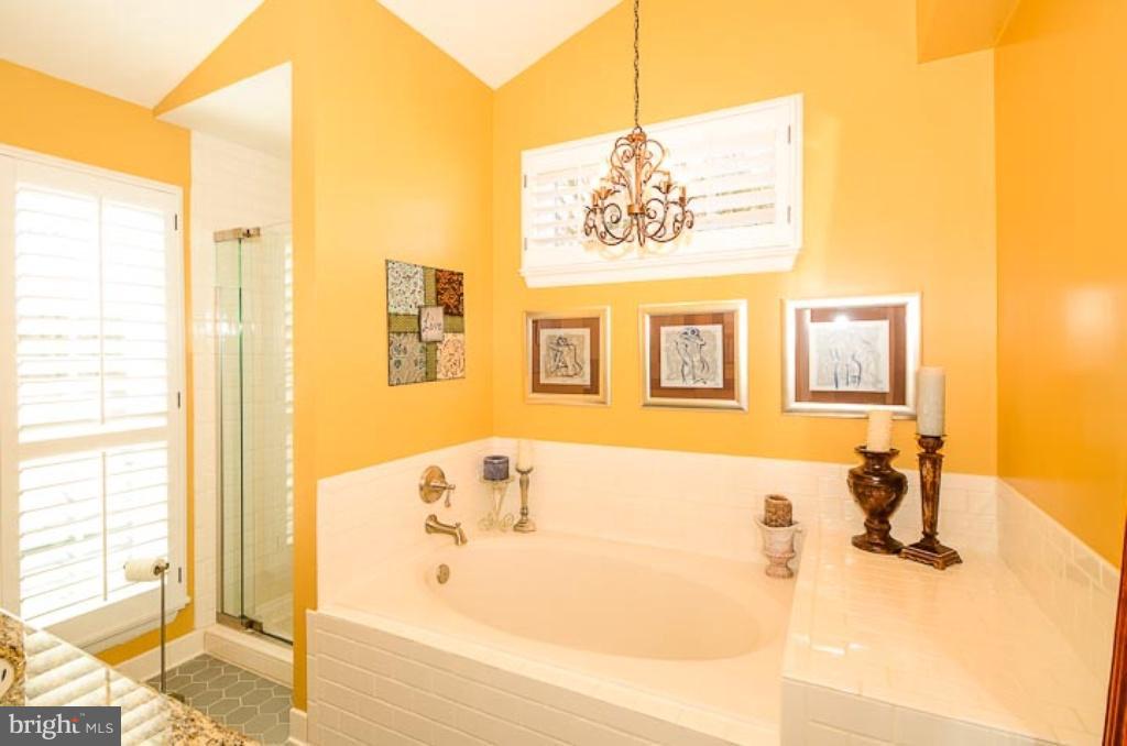 SOUTHERN OAKS - Residential Lease