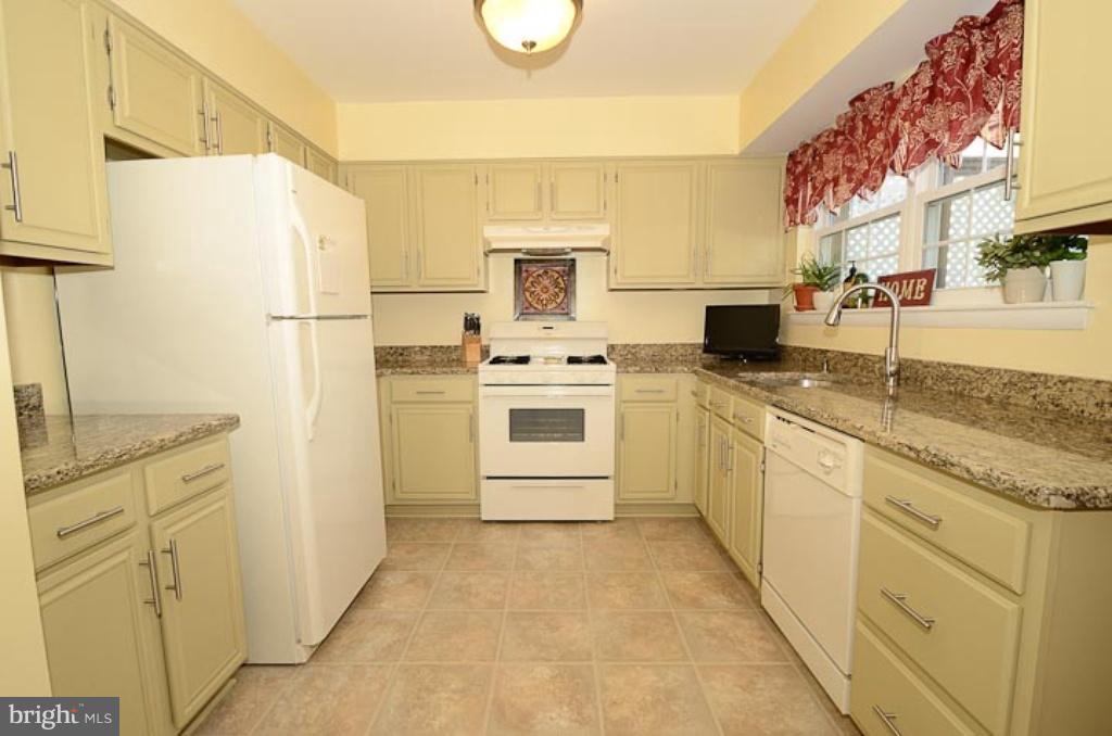 SOUTHERN OAKS - Residential Lease