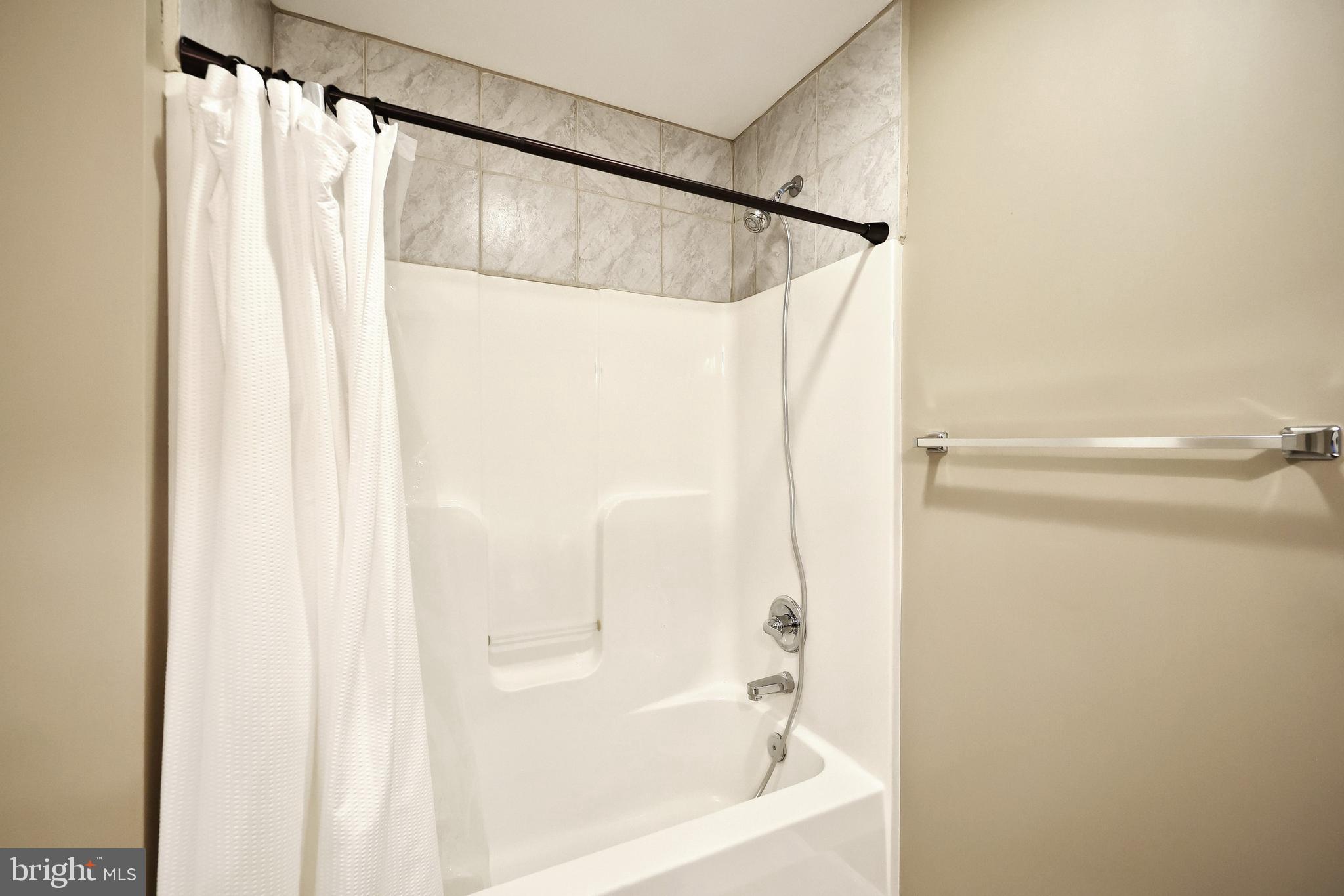 ASBURY POINTE - Residential