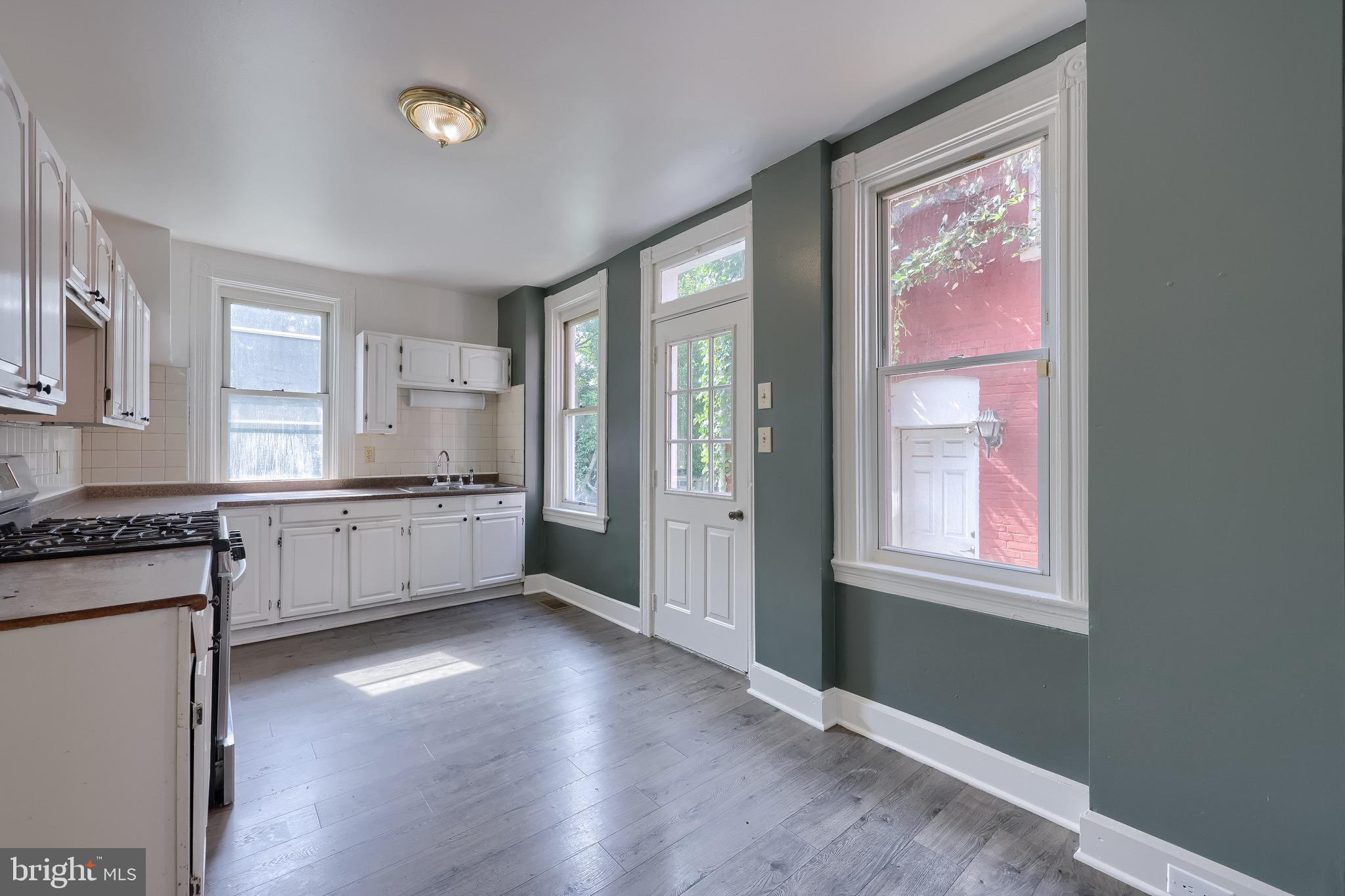 LANCASTER - Residential Lease