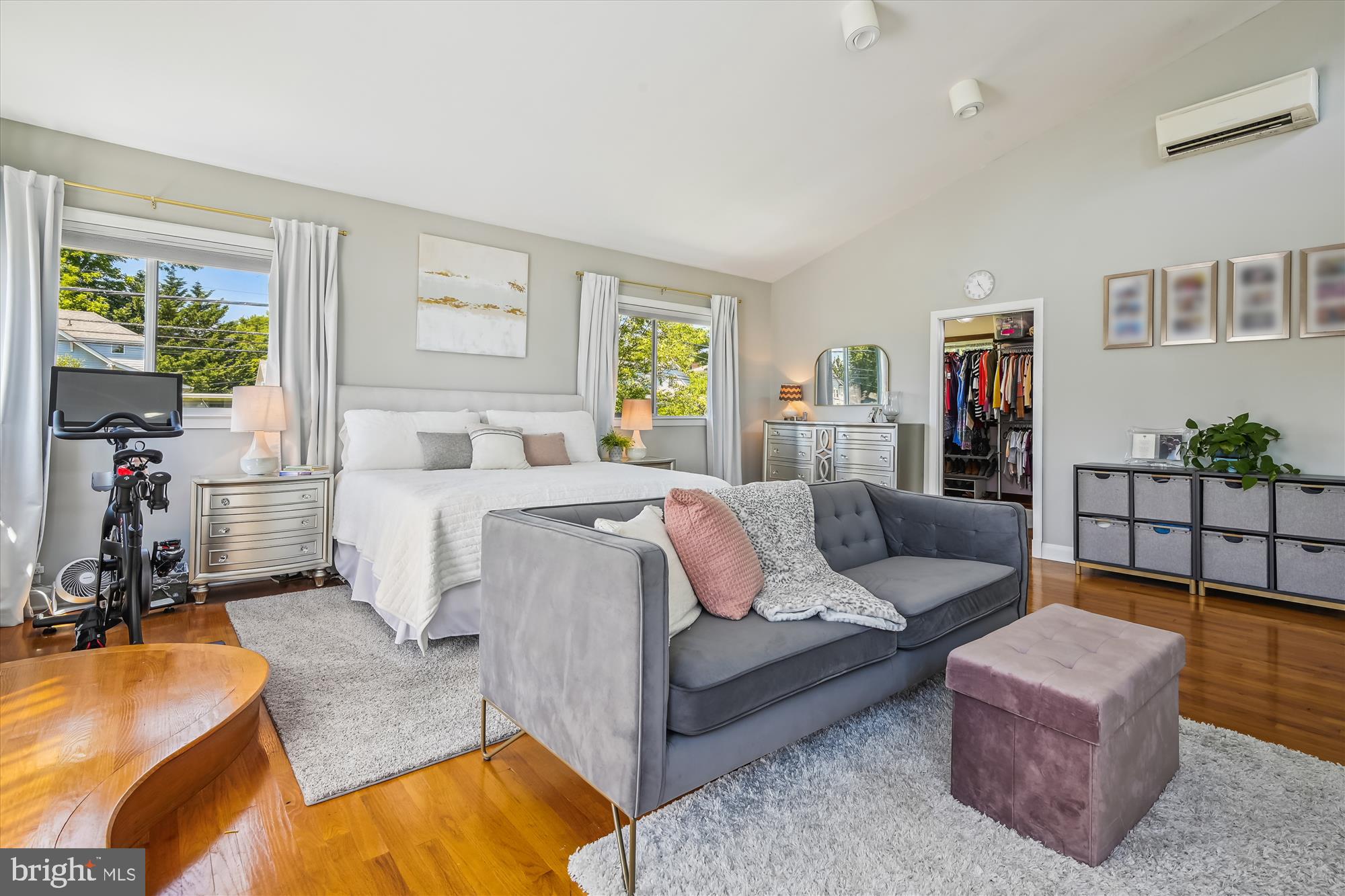 MURRAY HILL - Residential