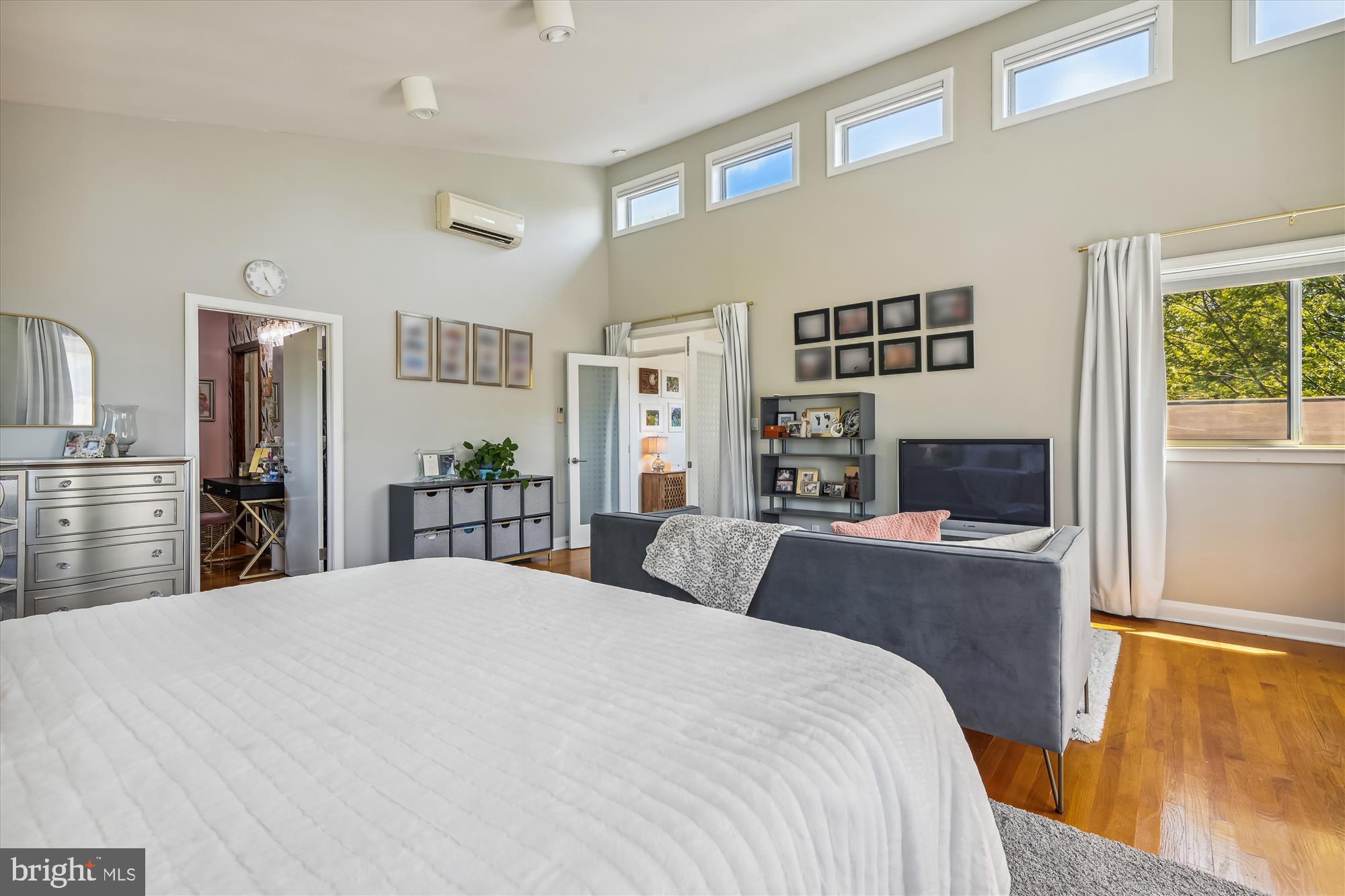 MURRAY HILL - Residential