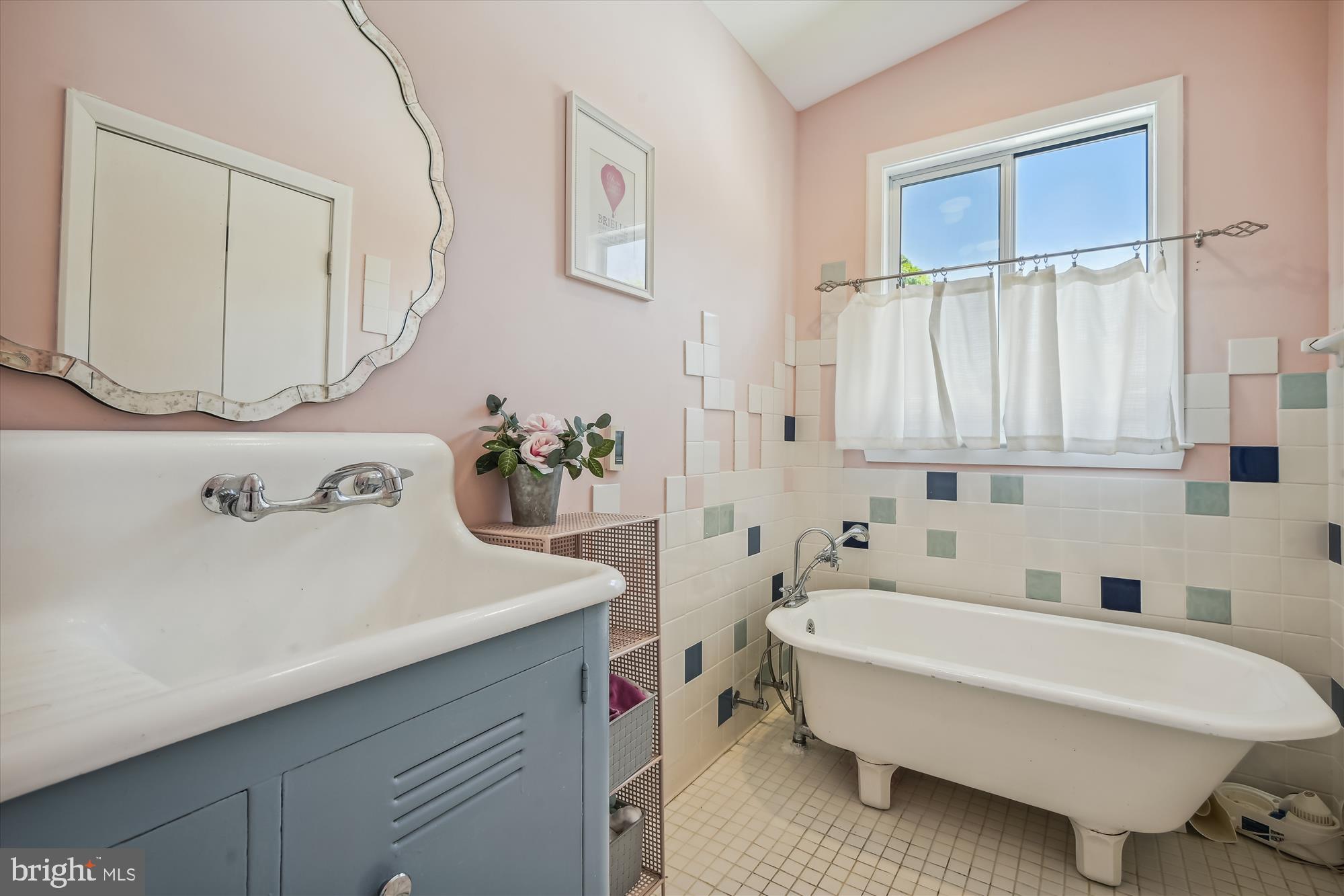 MURRAY HILL - Residential