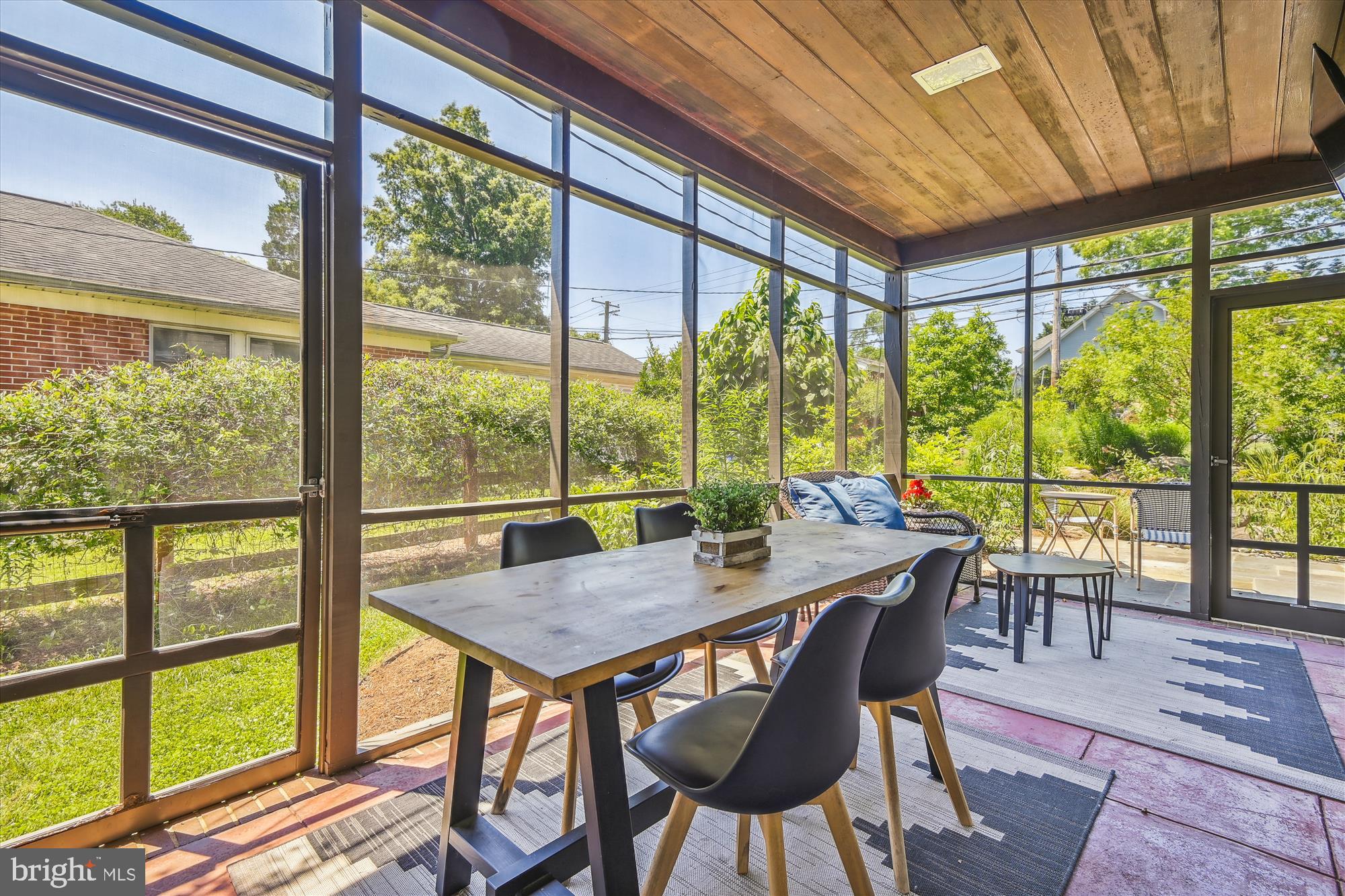 MURRAY HILL - Residential