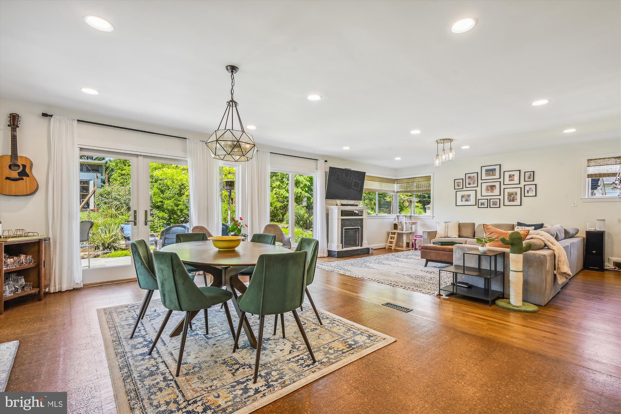 MURRAY HILL - Residential