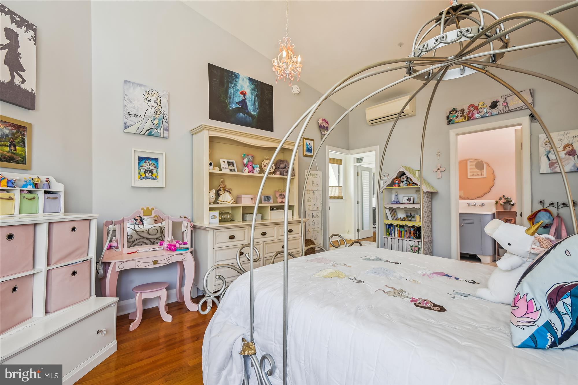 MURRAY HILL - Residential