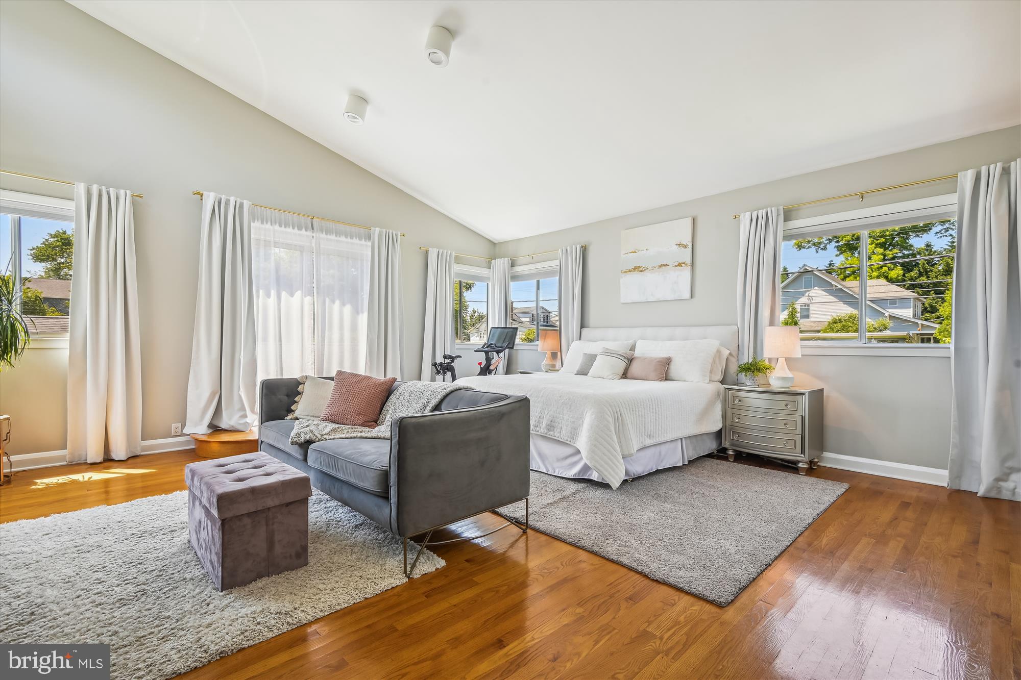 MURRAY HILL - Residential