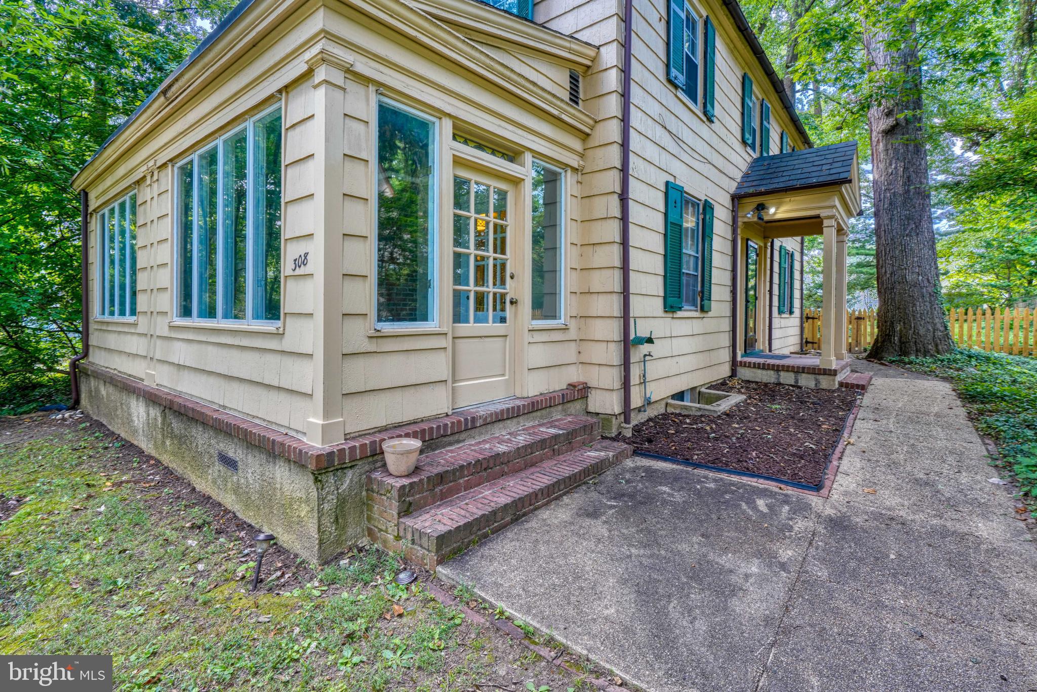 GREATER HOMELAND HISTORIC DISTRICT - Residential