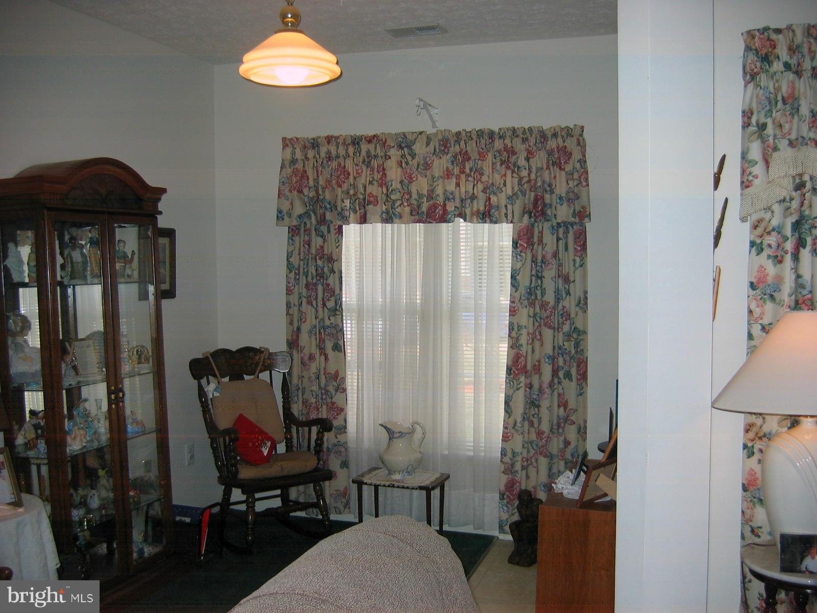 THE COURTYARDS AT POND - Residential