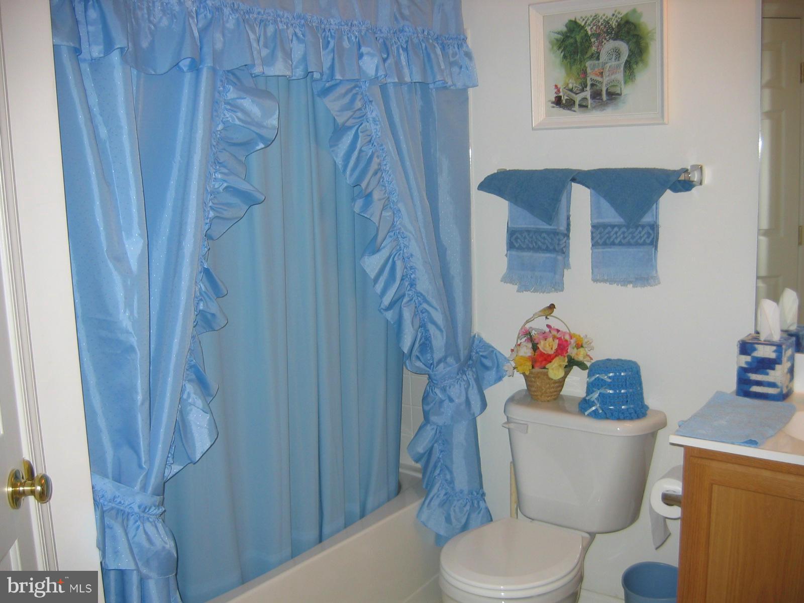 THE COURTYARDS AT POND - Residential