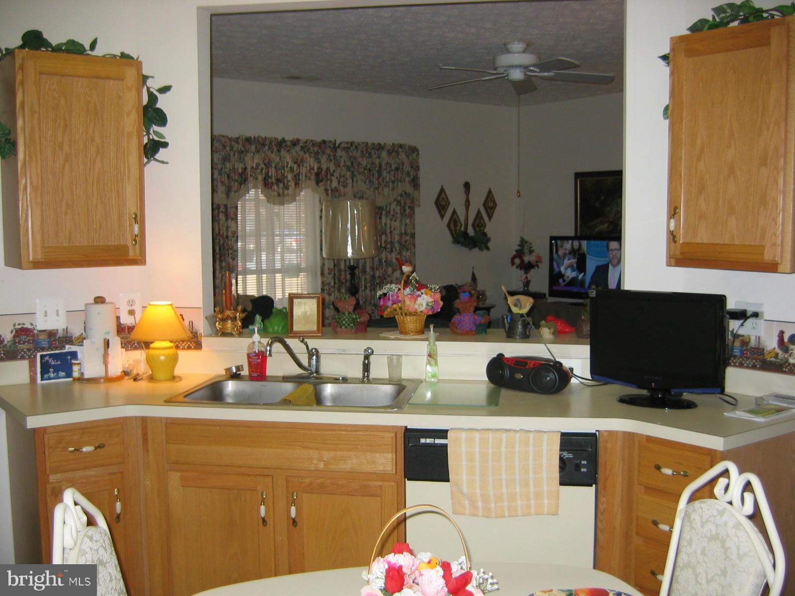 THE COURTYARDS AT POND - Residential