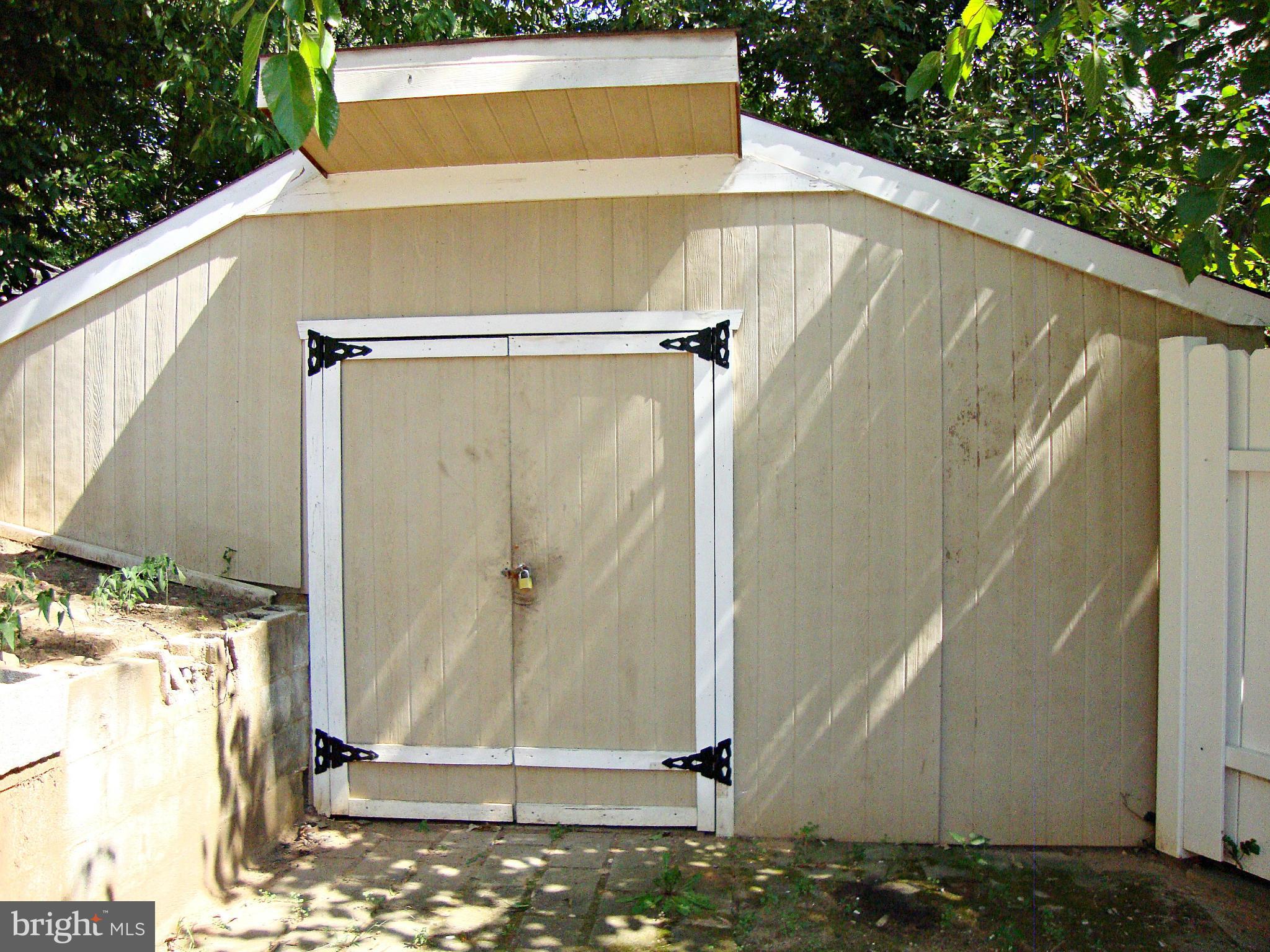 RIVERDALE WOODS - Residential