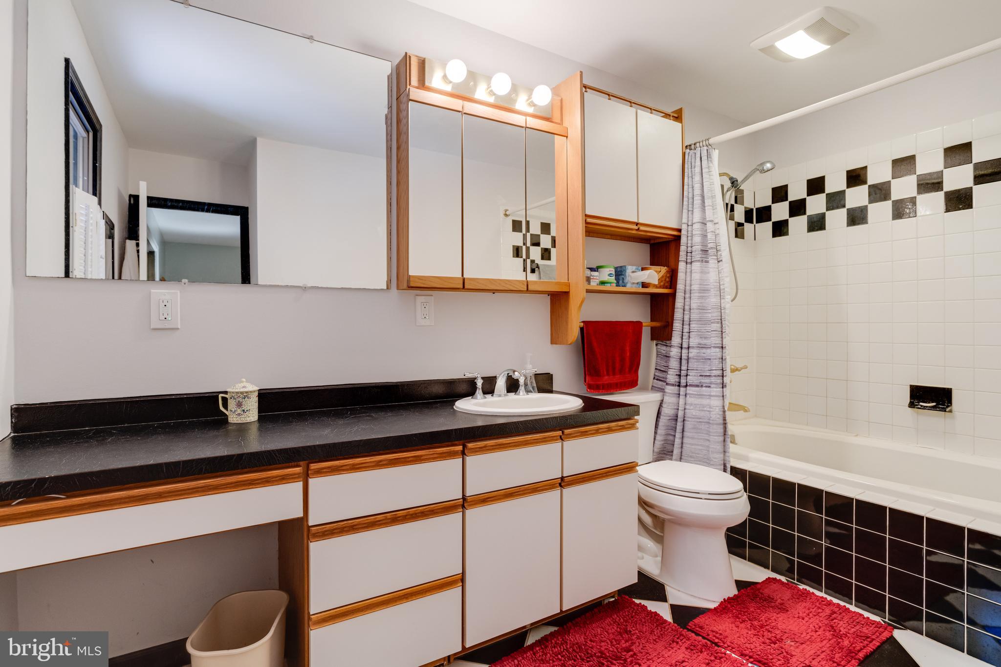 STEEPLECHASE MANOR - Residential