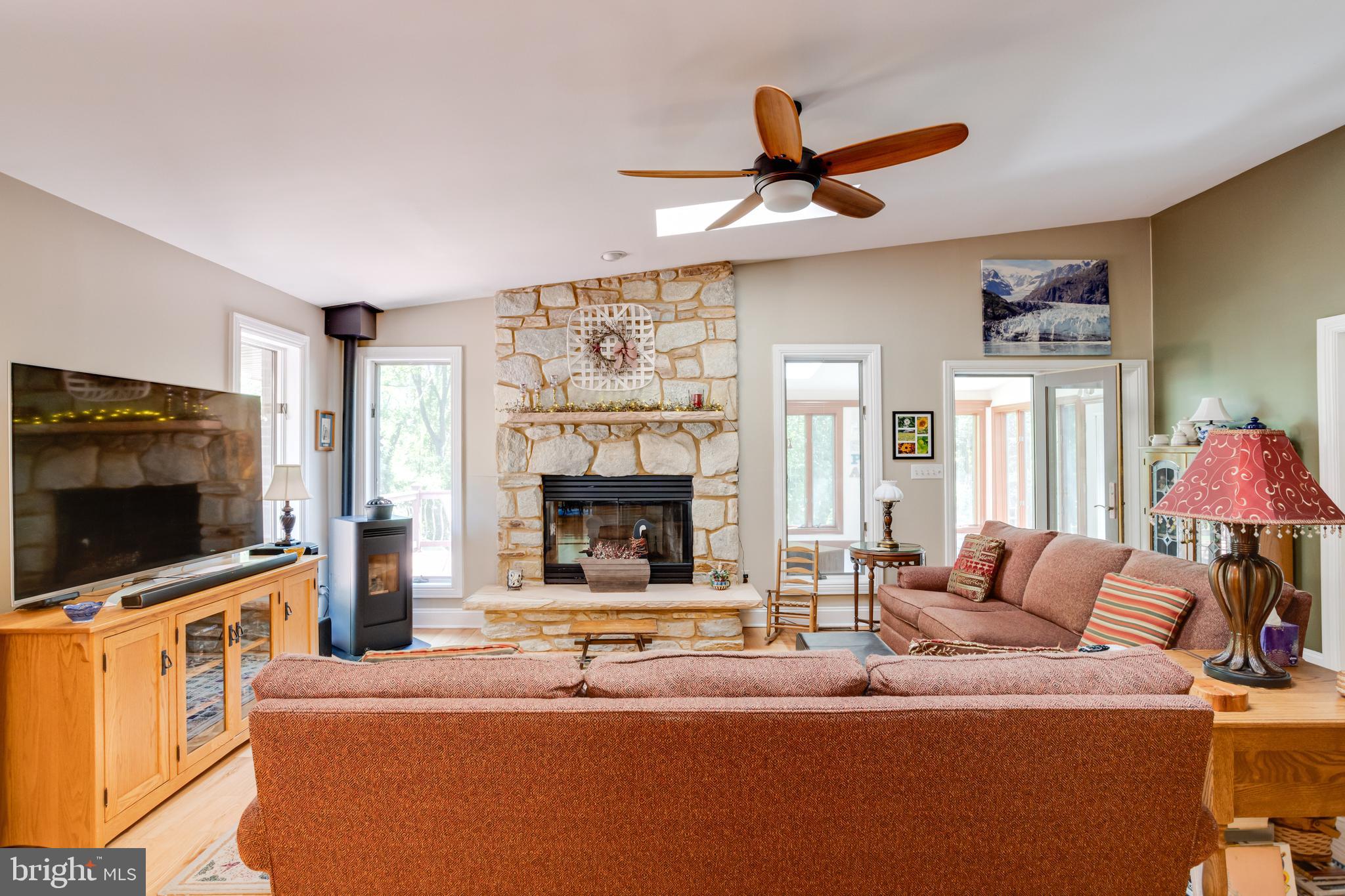 STEEPLECHASE MANOR - Residential