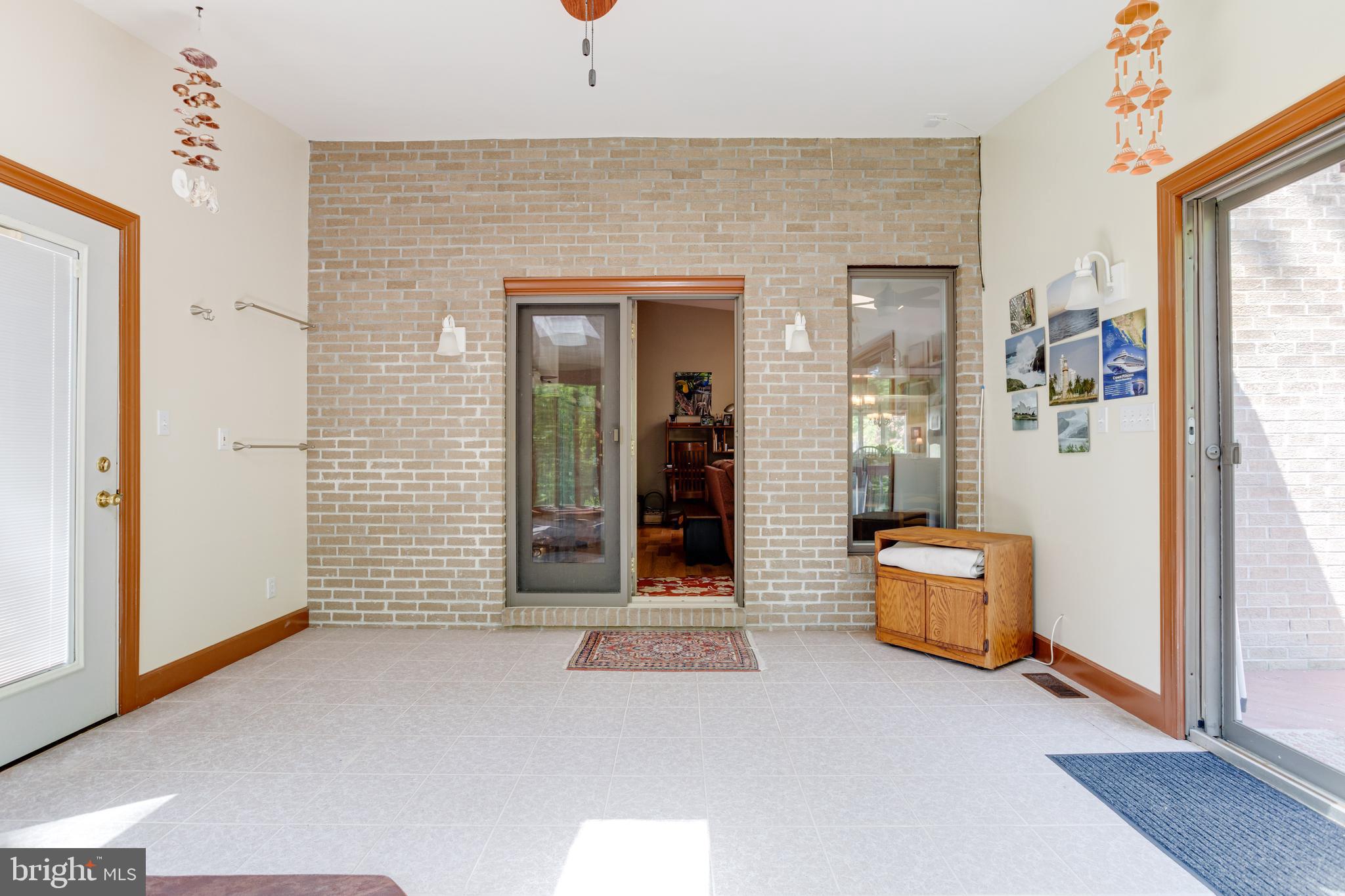 STEEPLECHASE MANOR - Residential