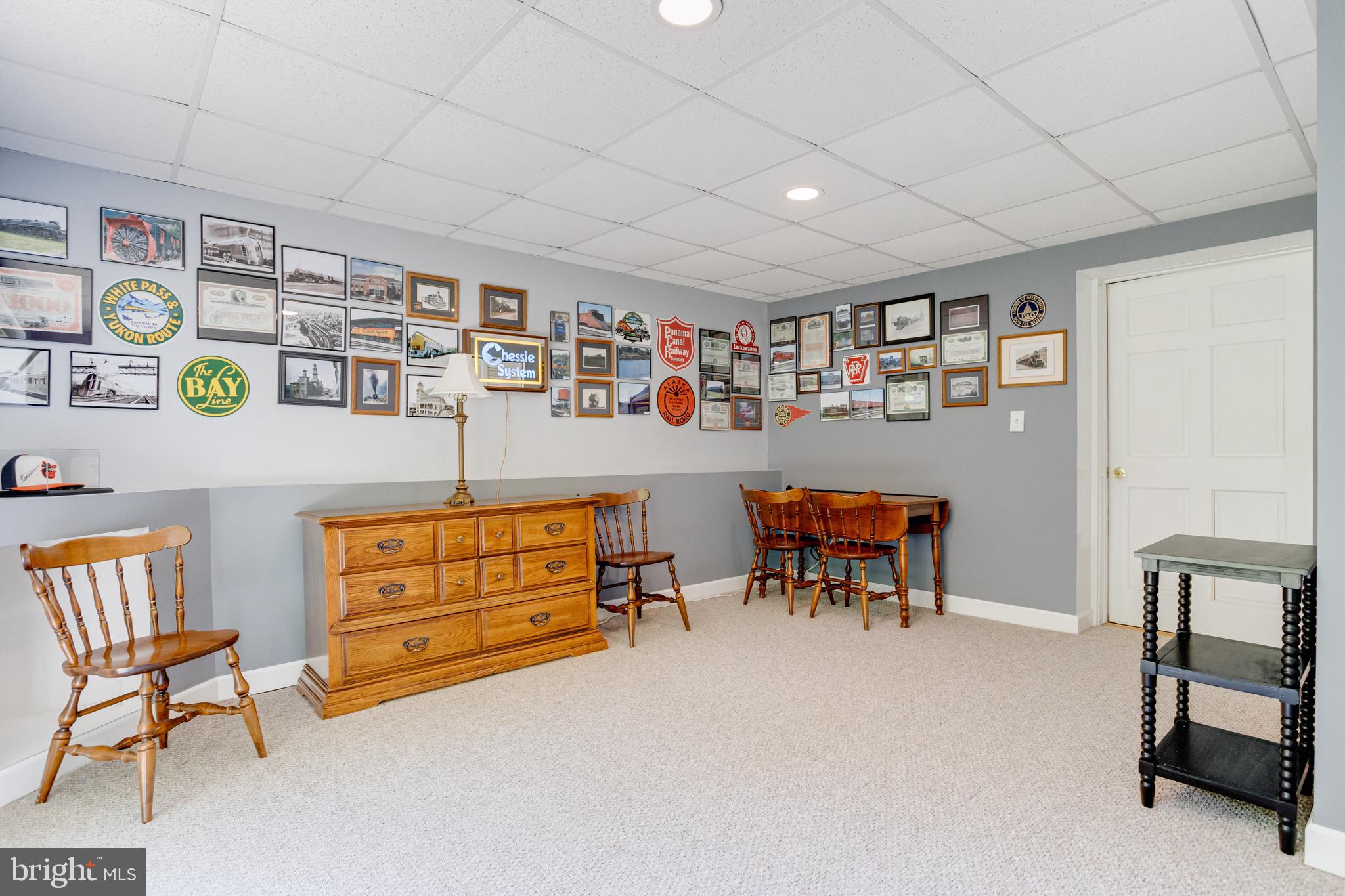 STEEPLECHASE MANOR - Residential