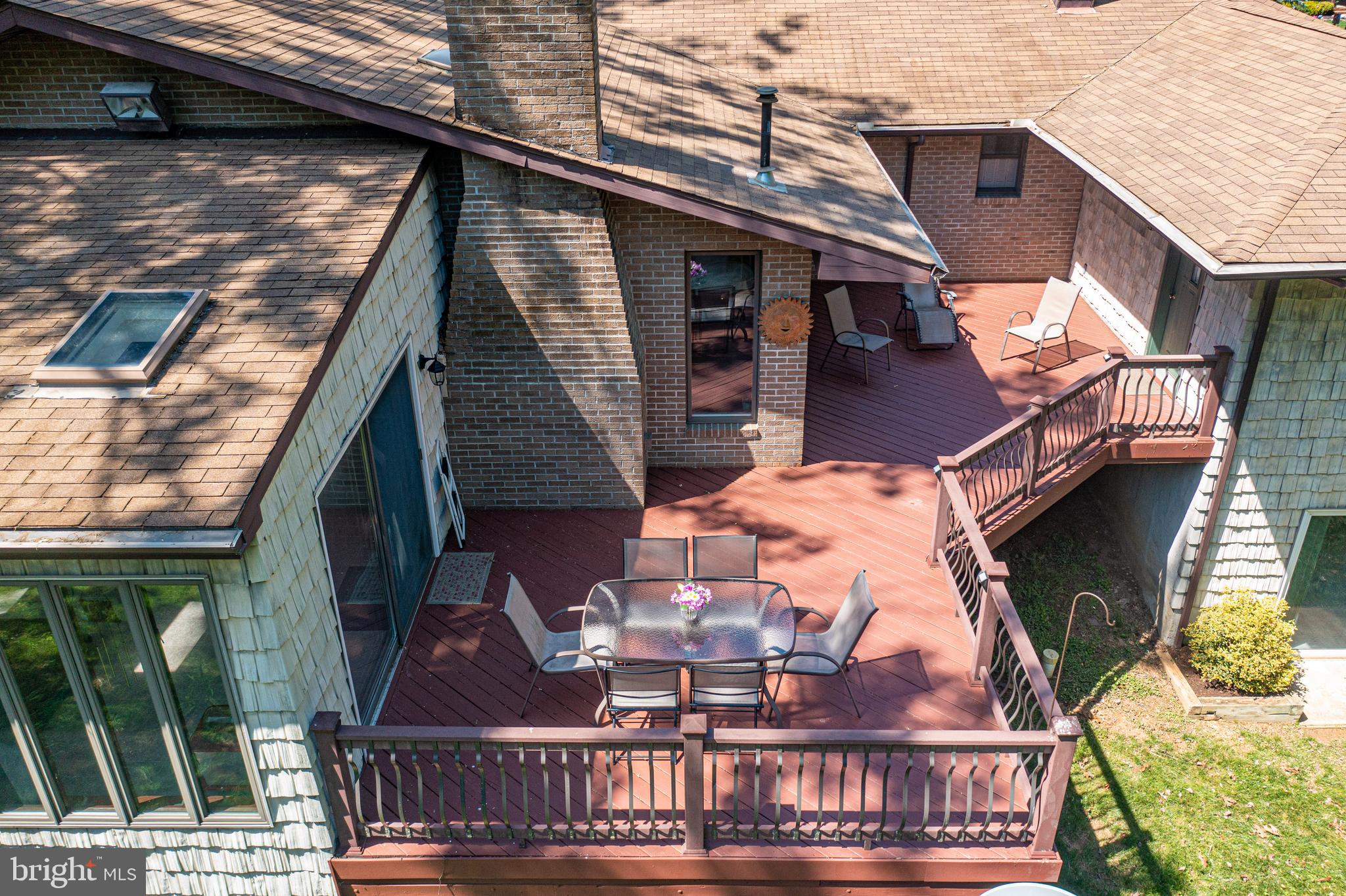 STEEPLECHASE MANOR - Residential