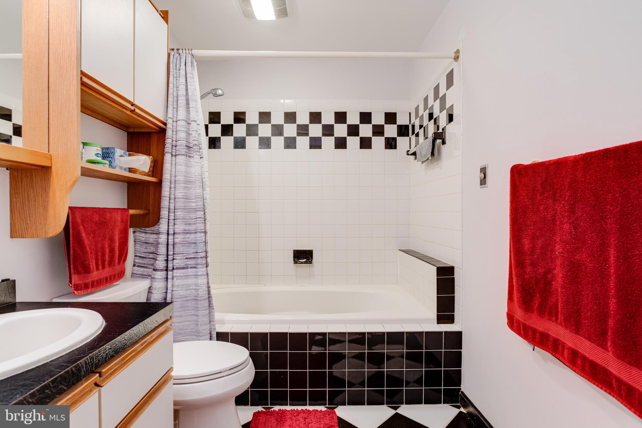 STEEPLECHASE MANOR - Residential