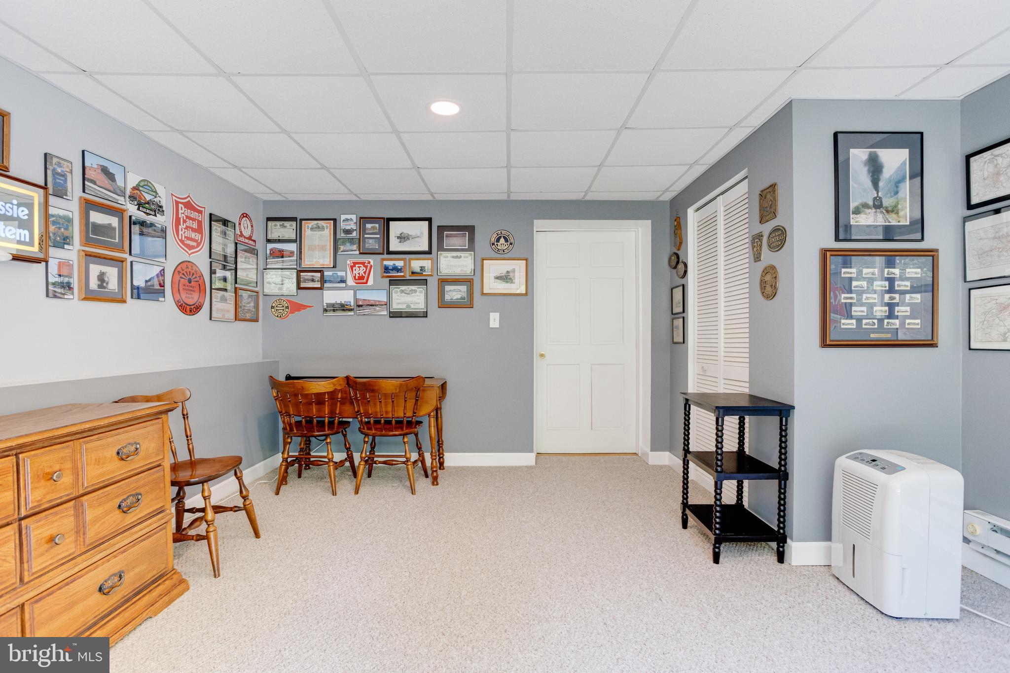 STEEPLECHASE MANOR - Residential