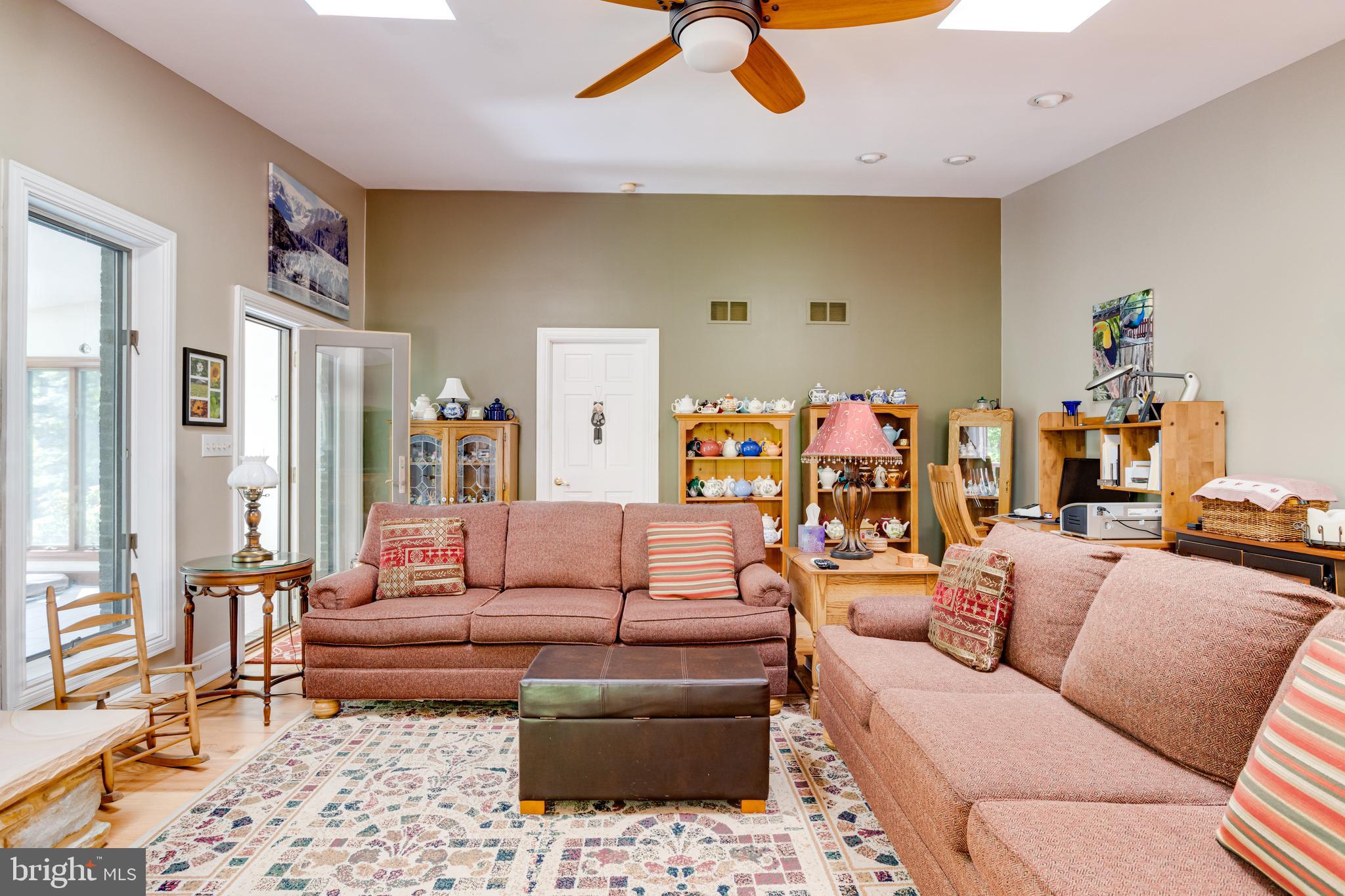 STEEPLECHASE MANOR - Residential