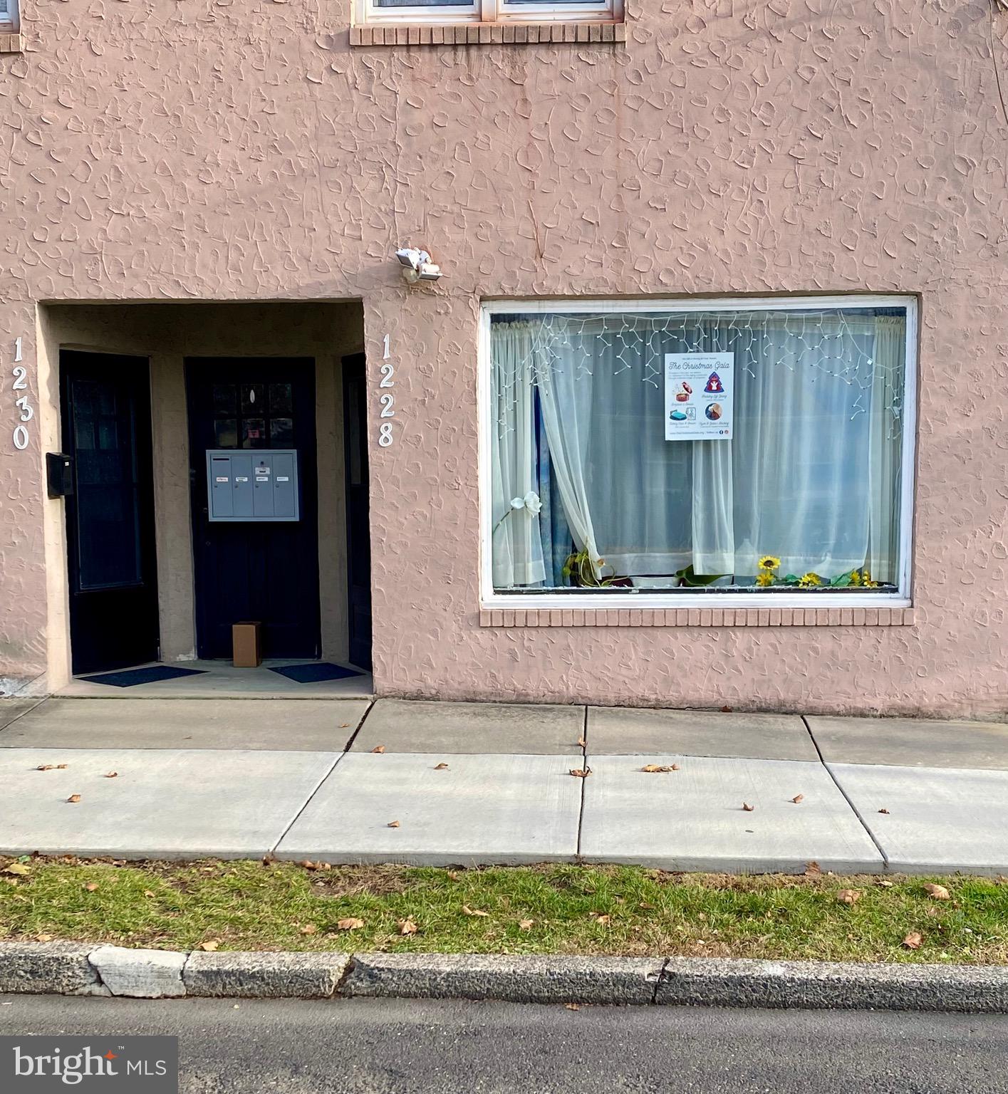 1228 Radcliffe St. RADCLIFFE STREET