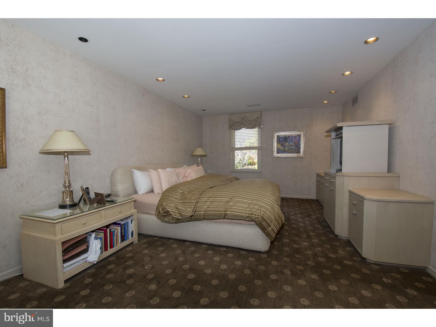 INDIAN CREEK - Residential