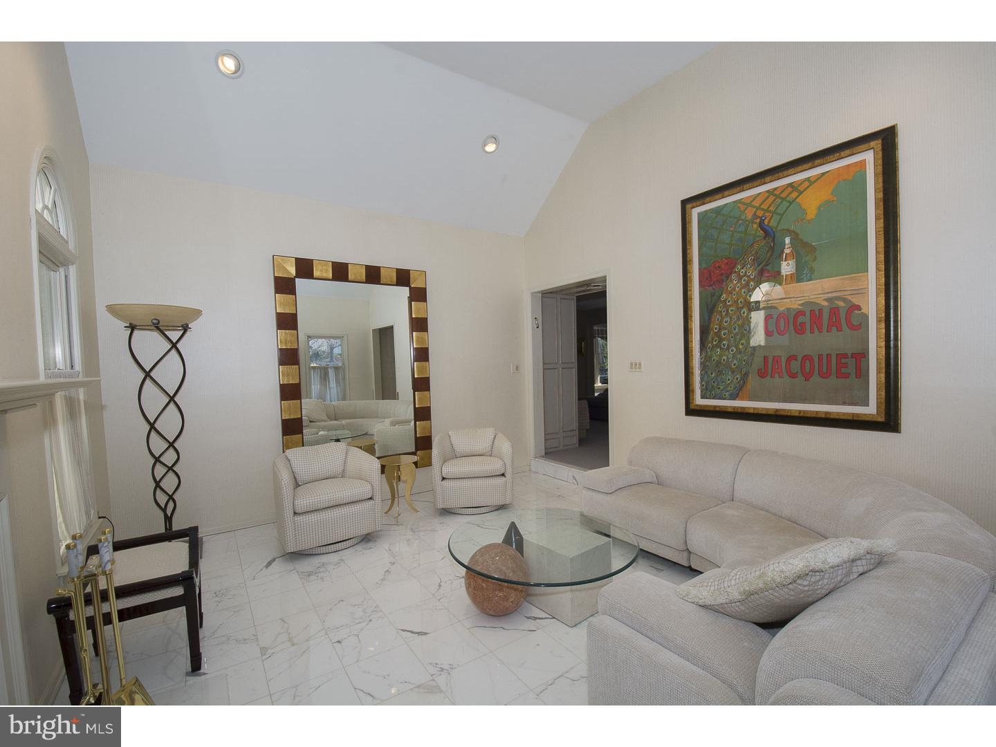 INDIAN CREEK - Residential