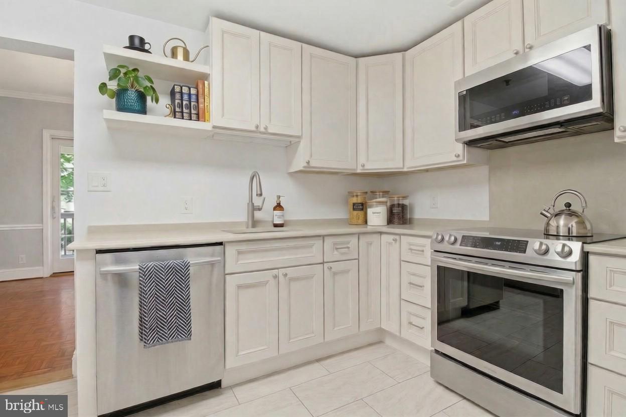 8101 CONNECTICUT AVENUE N-304