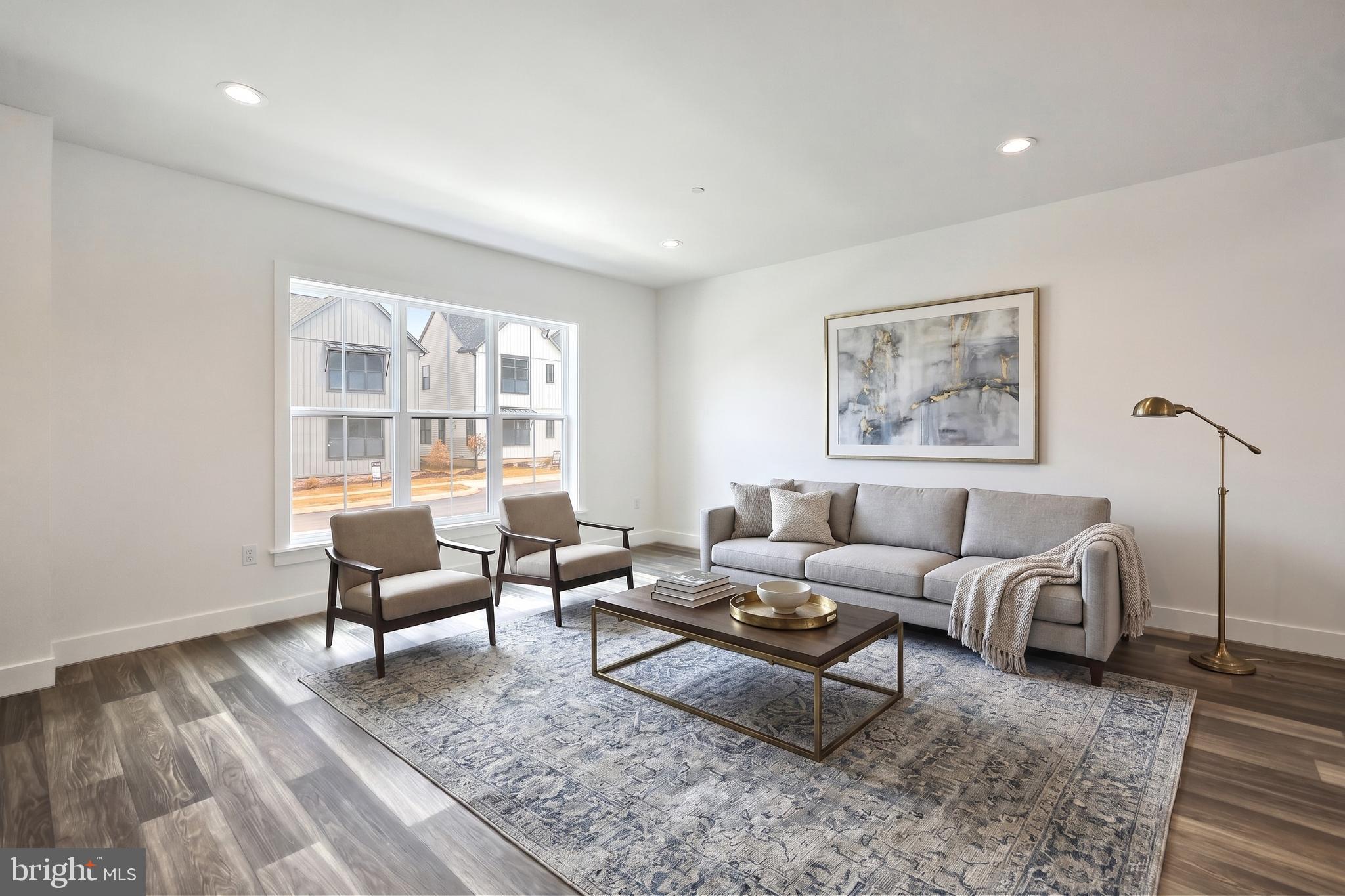 MADISON COURT - Residential