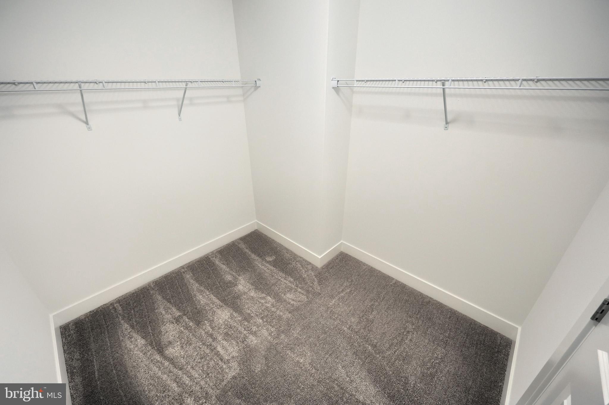 MADISON COURT - Residential