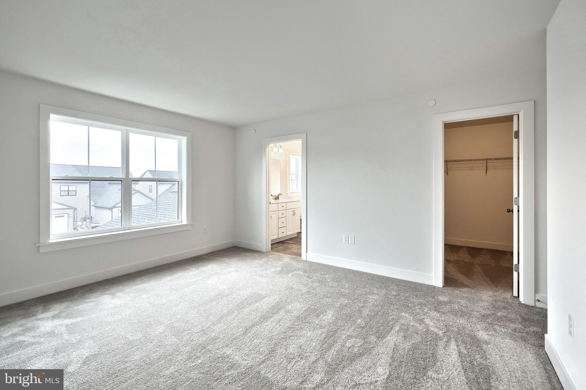 MADISON COURT - Residential