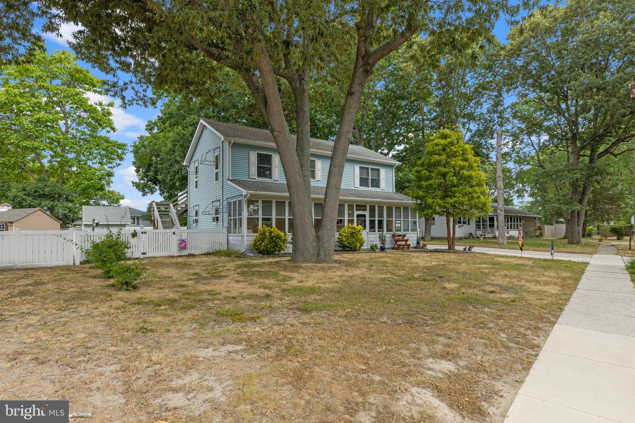 9 CARLTON DRIVE