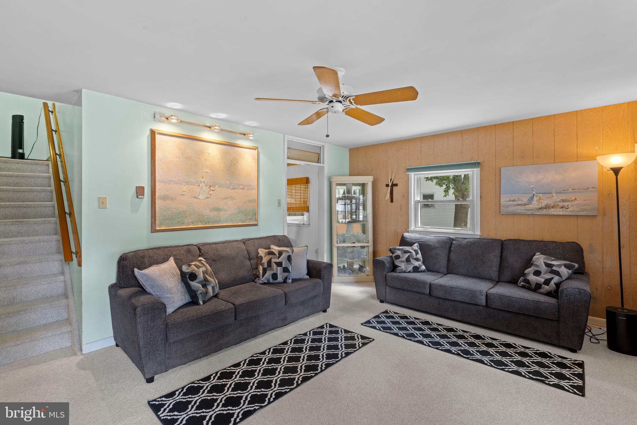 9 CARLTON DRIVE