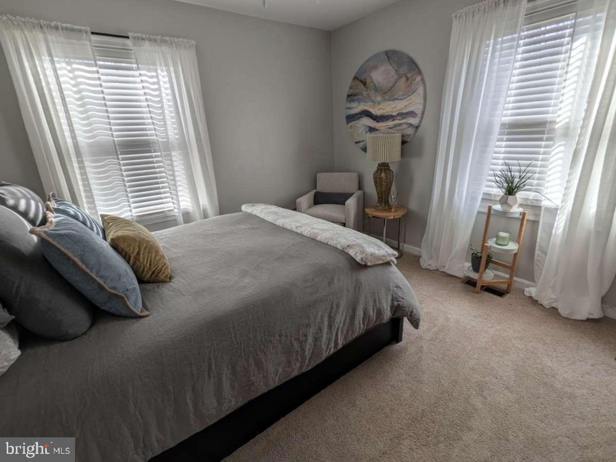 DUTCH HOLLOW - Residential