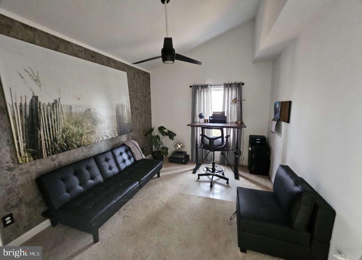 DUTCH HOLLOW - Residential