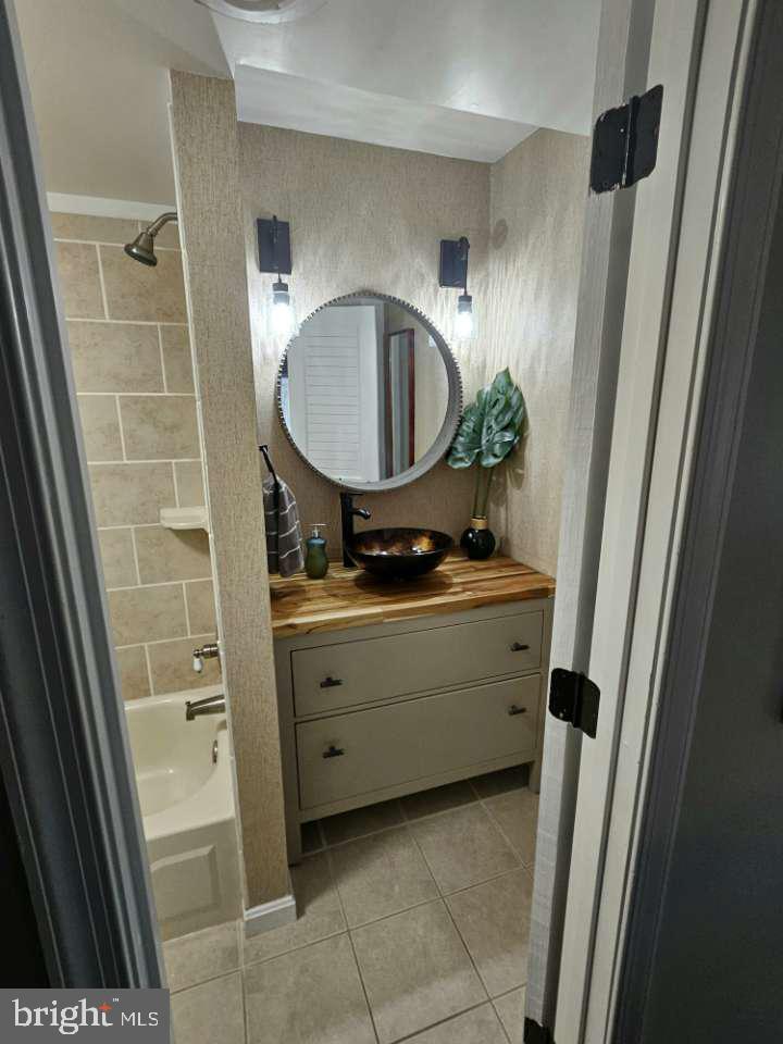 DUTCH HOLLOW - Residential