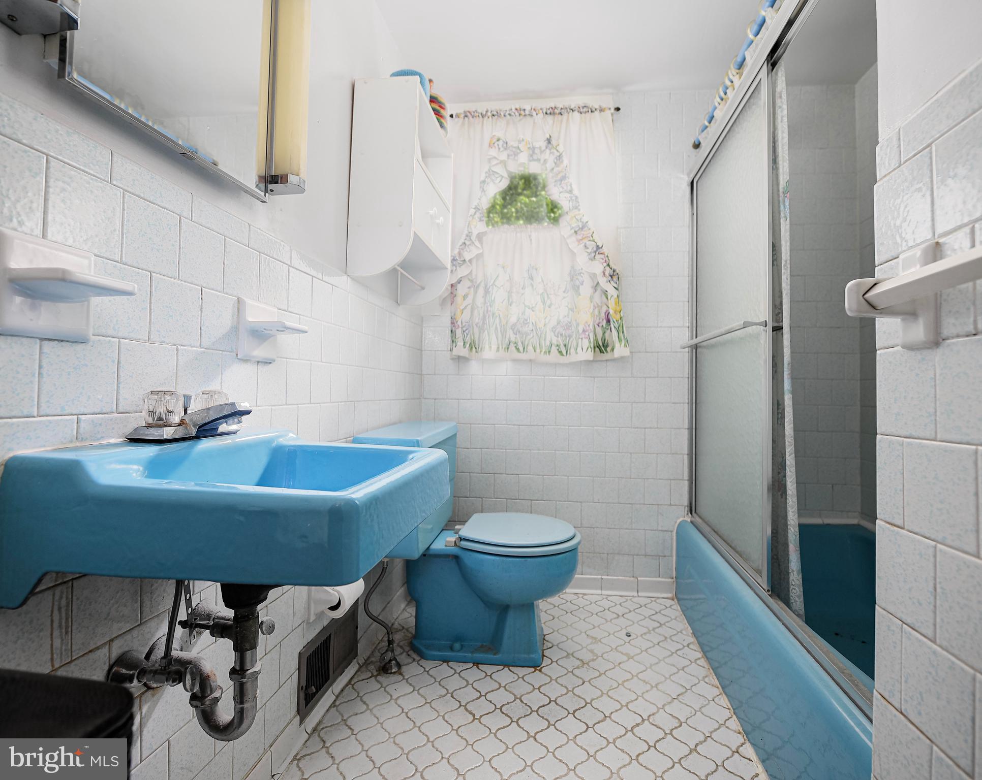 ROSEDALE GARDENS - Residential