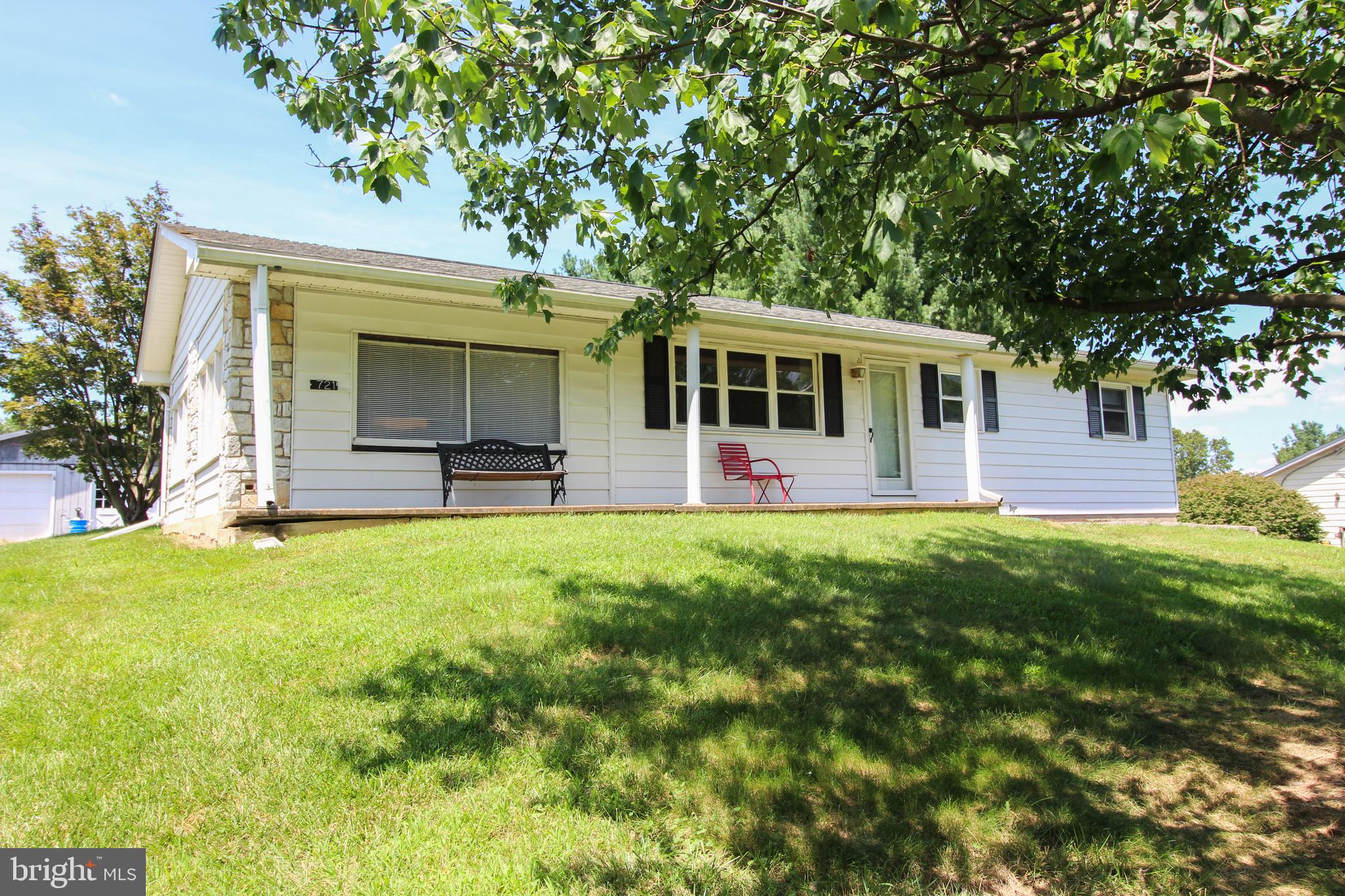 Got your eye out for a country retreat? This charming 3-bedroom home might just be your perfect match! Nestled just outside Woodstock and Edinburg, this property is like a hidden gem waiting for the right family.
Imagine whipping up Sunday breakfast in the spacious country kitchen - plenty of room for the kids to help or friends to hang out while you cook. The living room is perfect for kicking back and catching the big game, and there's even an enclosed carport for those rainy day vibes.
Downstairs, you'll find a full basement that's basically begging to become your dream space - whether that's a killer home gym, storage central, or a cozy hangout spot. Bonus? There's a pellet stove that comes with the house to keep things toasty!
The backyard is basically a blank canvas - want to plant some tomatoes? Set up a killer swing set for the kiddos? Go for it! The spacious deck right off the kitchen is perfect for summer grilling and outdoor hangs.
An oversized one-car garage means plenty of room for all your lawn gear, and the nearly half-acre lot gives you room to breathe and dream.
This home is just waiting for someone to put their personal stamp on it. Why not you? Swing by and take a look - your future home might be just a showing away!