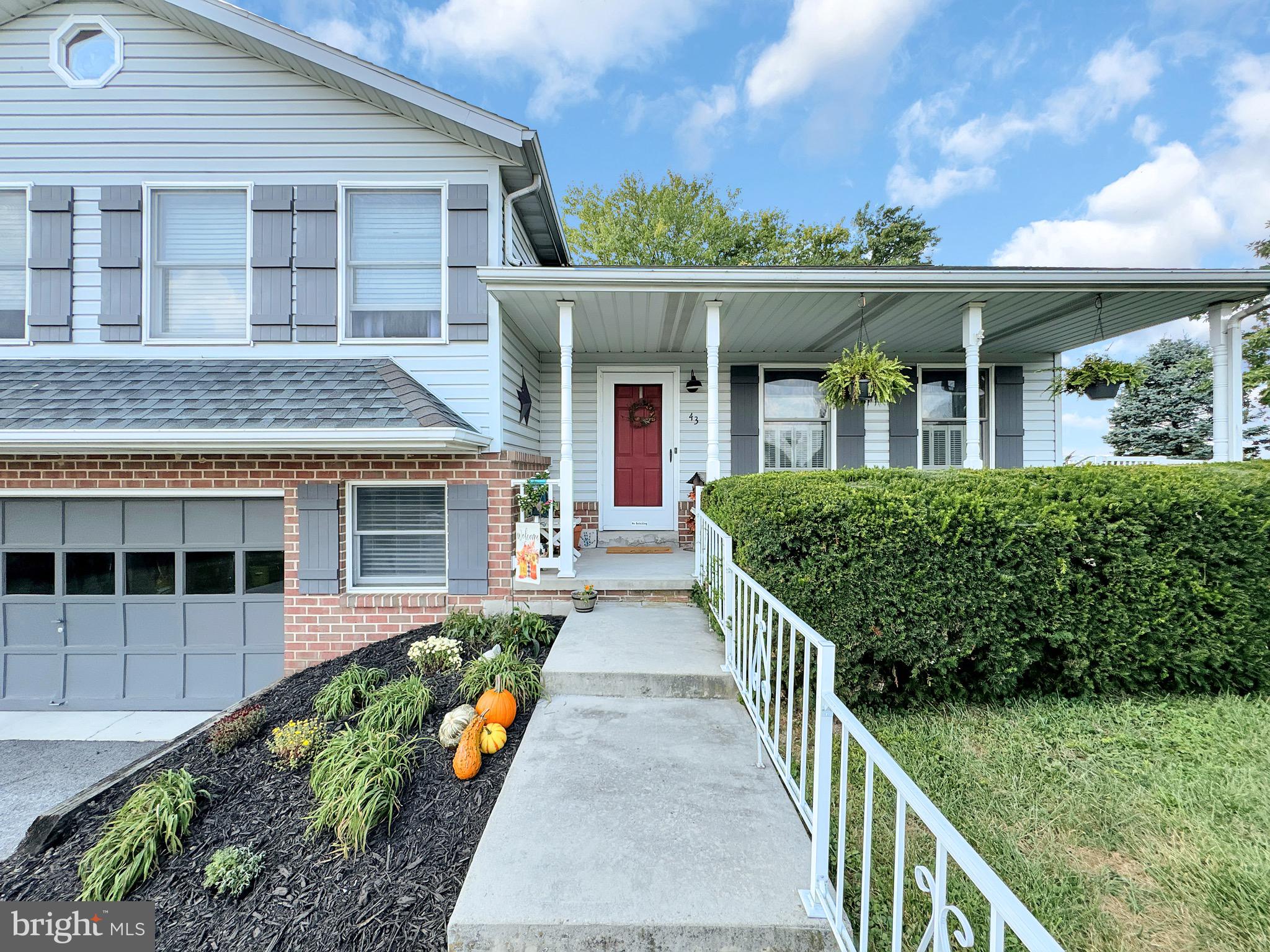 LITTLE KNOLL ESTATES - Residential