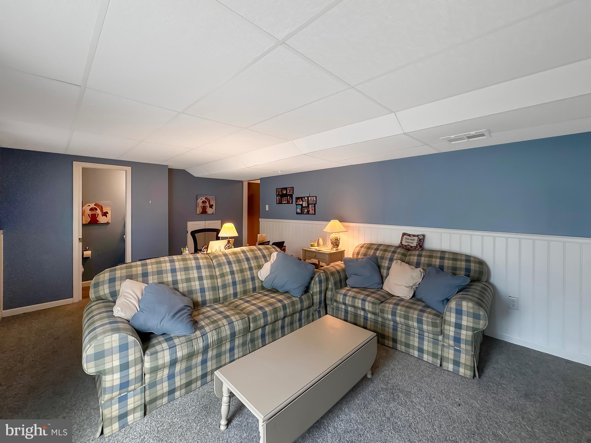 LITTLE KNOLL ESTATES - Residential