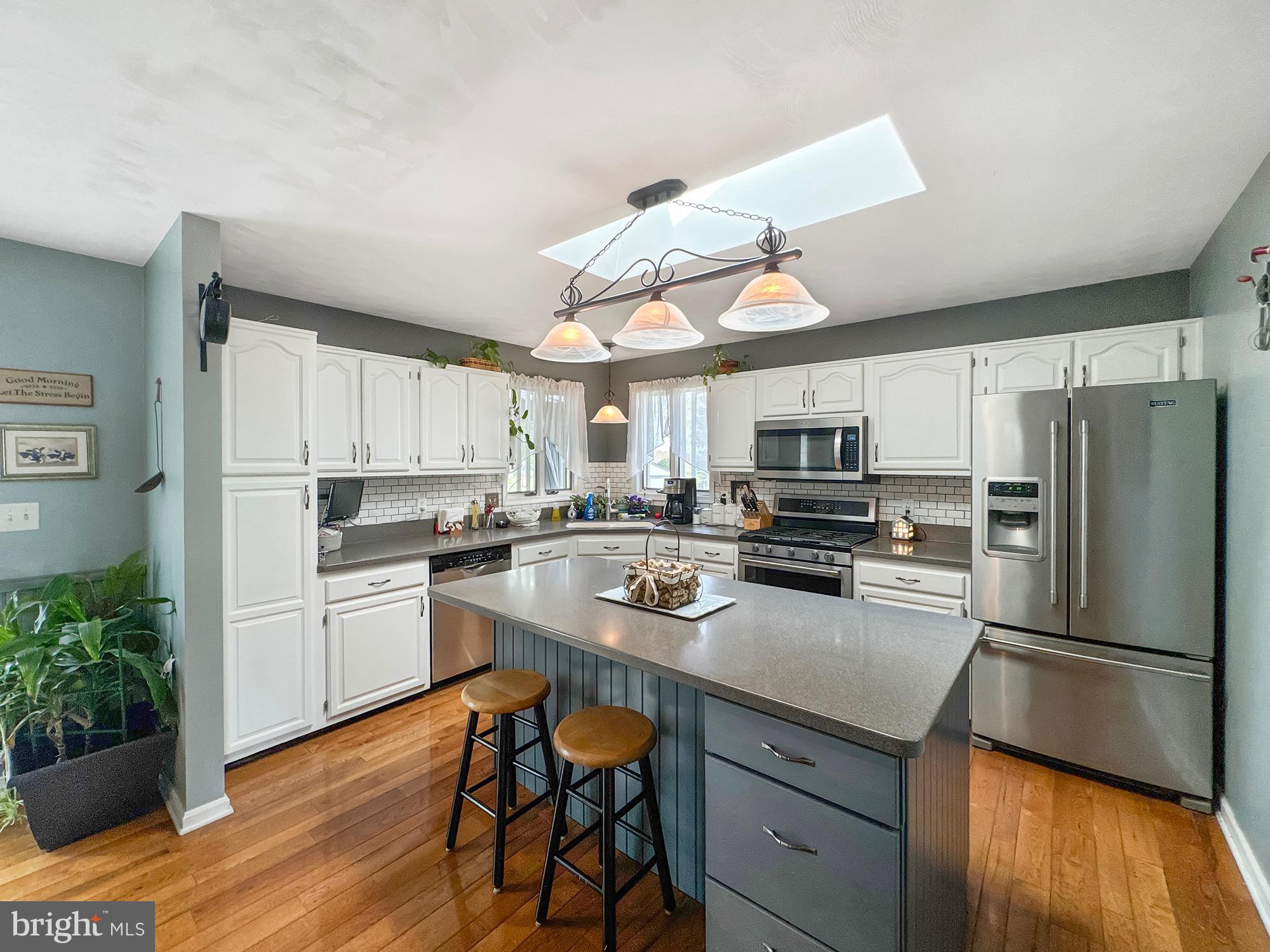 LITTLE KNOLL ESTATES - Residential