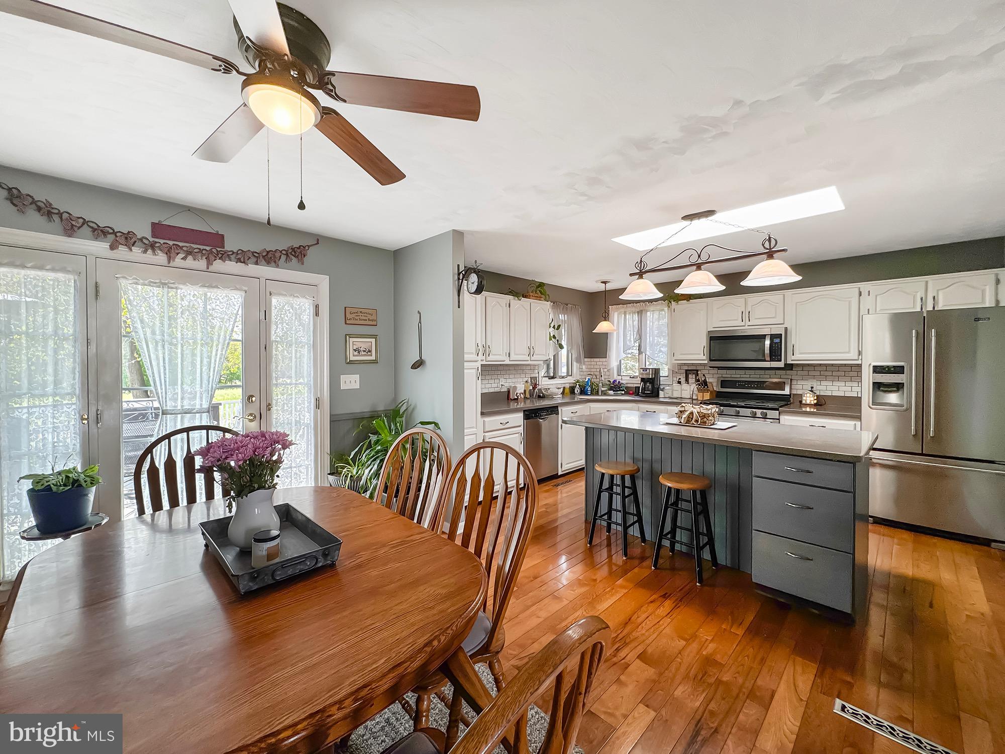 LITTLE KNOLL ESTATES - Residential