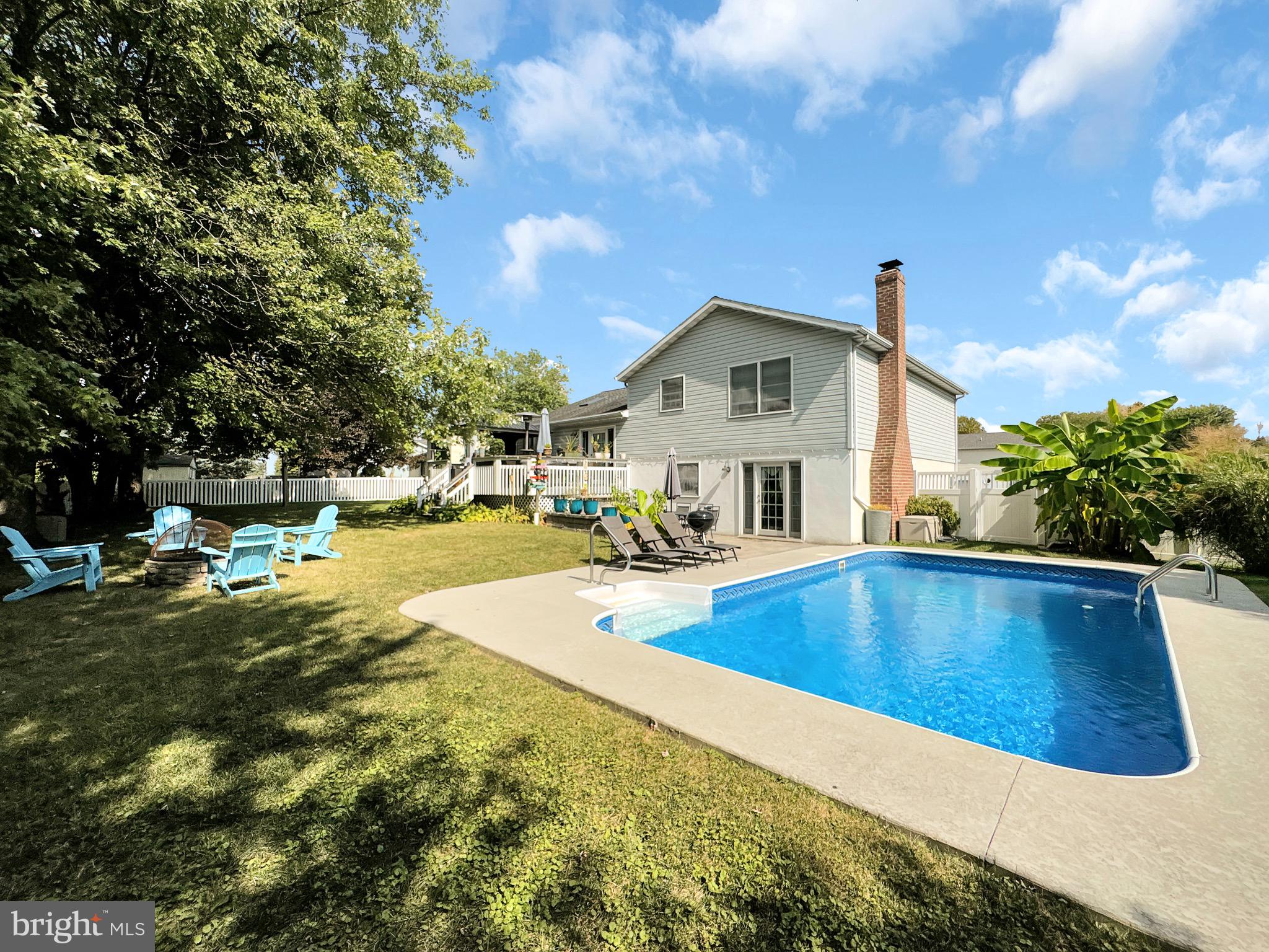 LITTLE KNOLL ESTATES - Residential