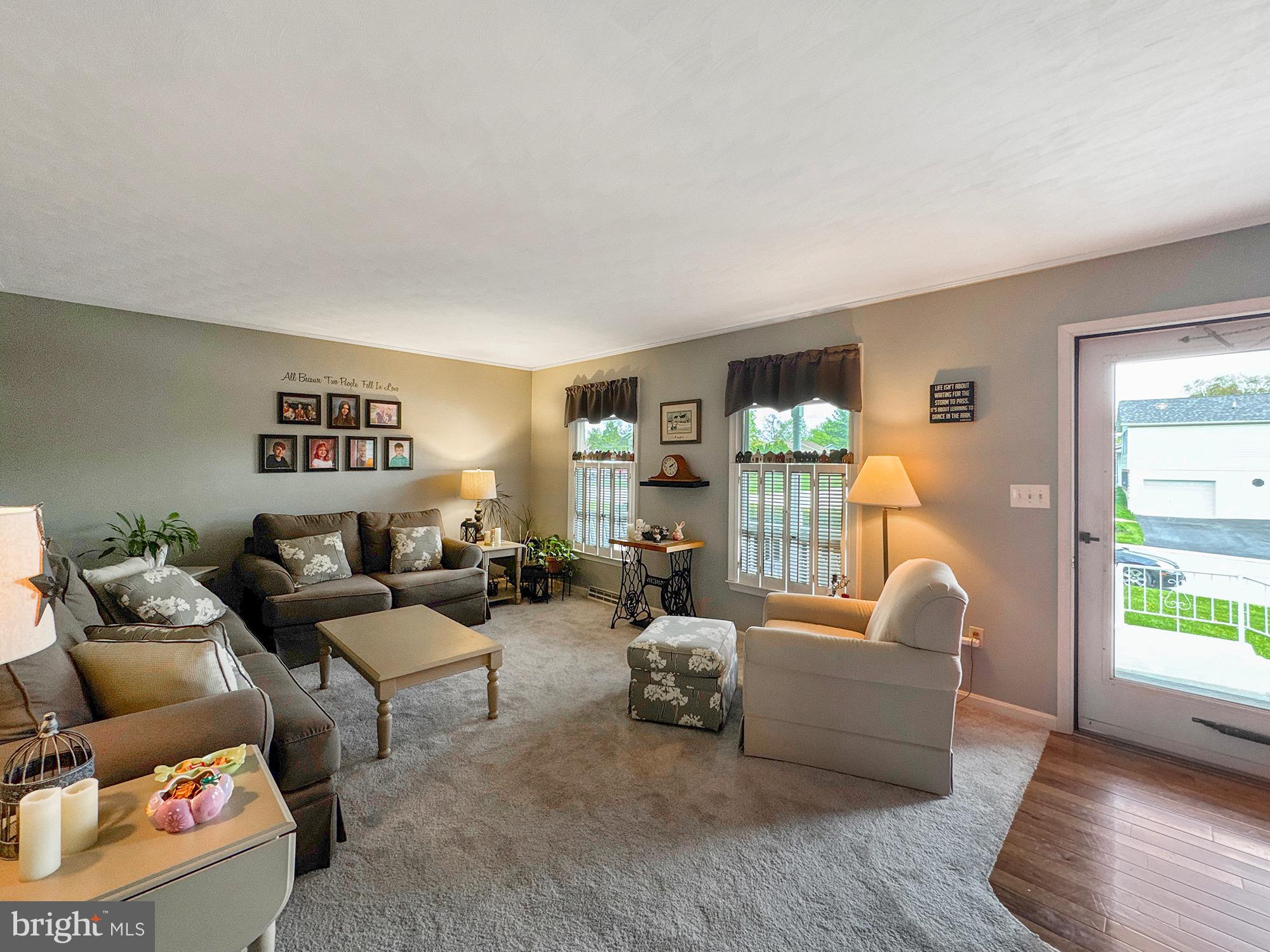 LITTLE KNOLL ESTATES - Residential