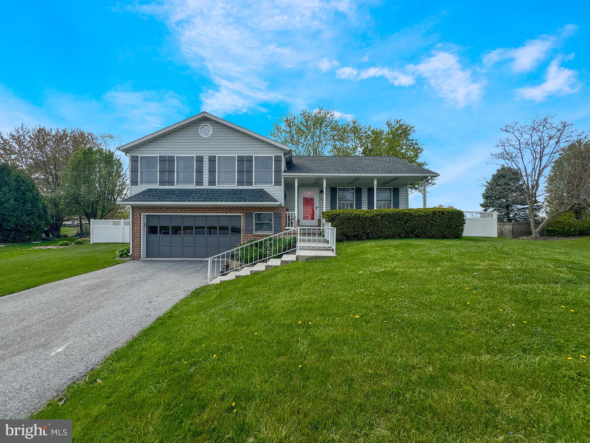 LITTLE KNOLL ESTATES - Residential