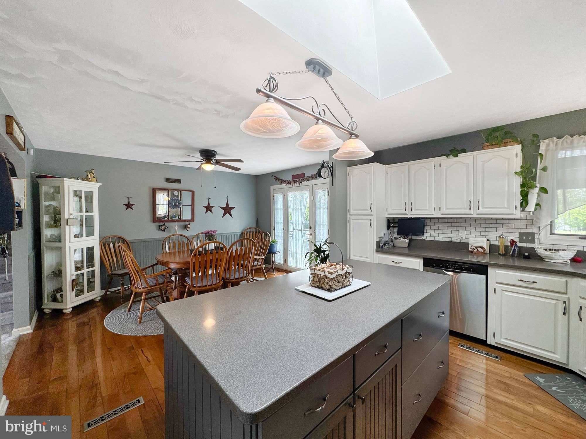 LITTLE KNOLL ESTATES - Residential